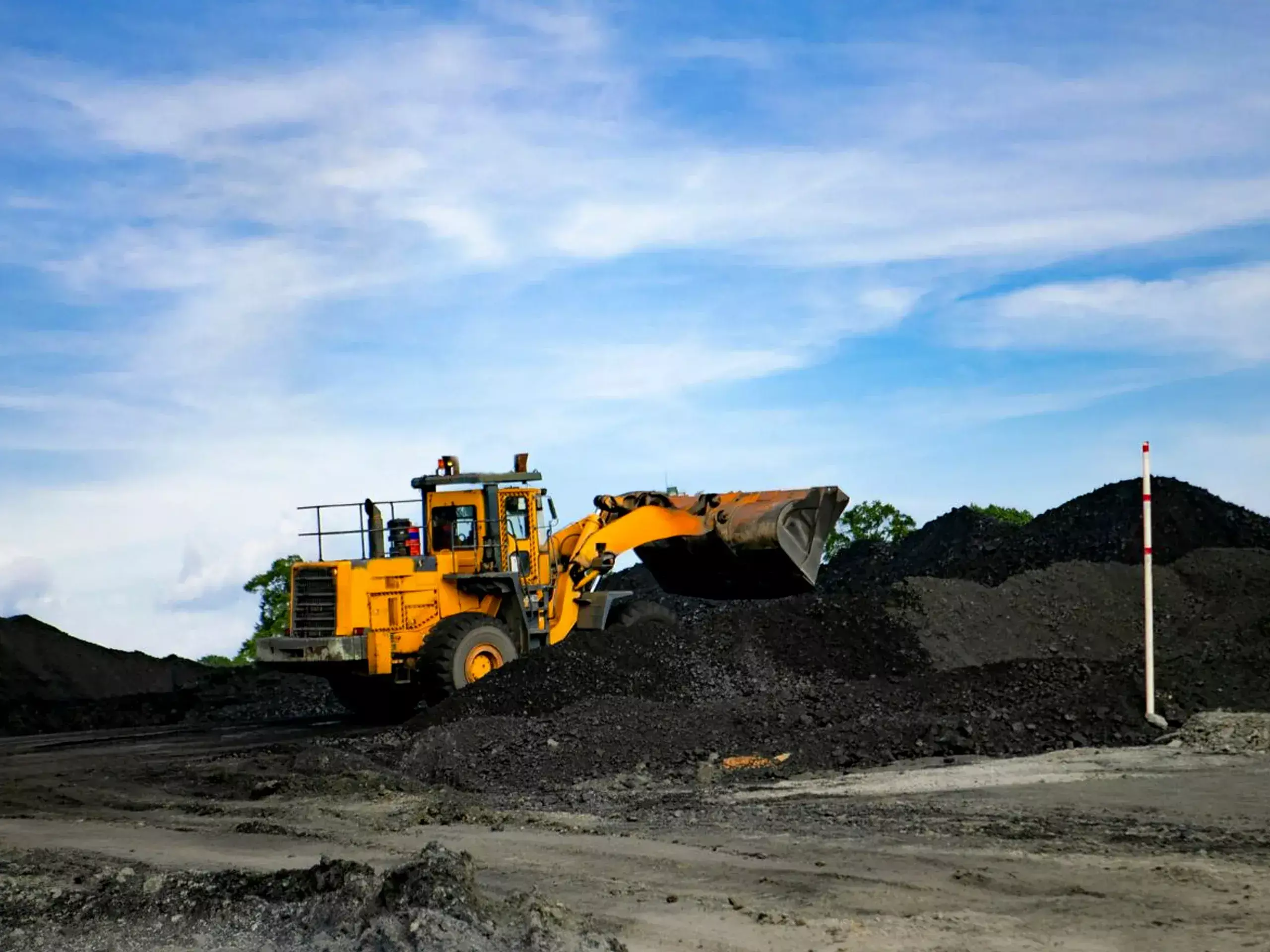 govt targets 186 mt coal production from commercial mines