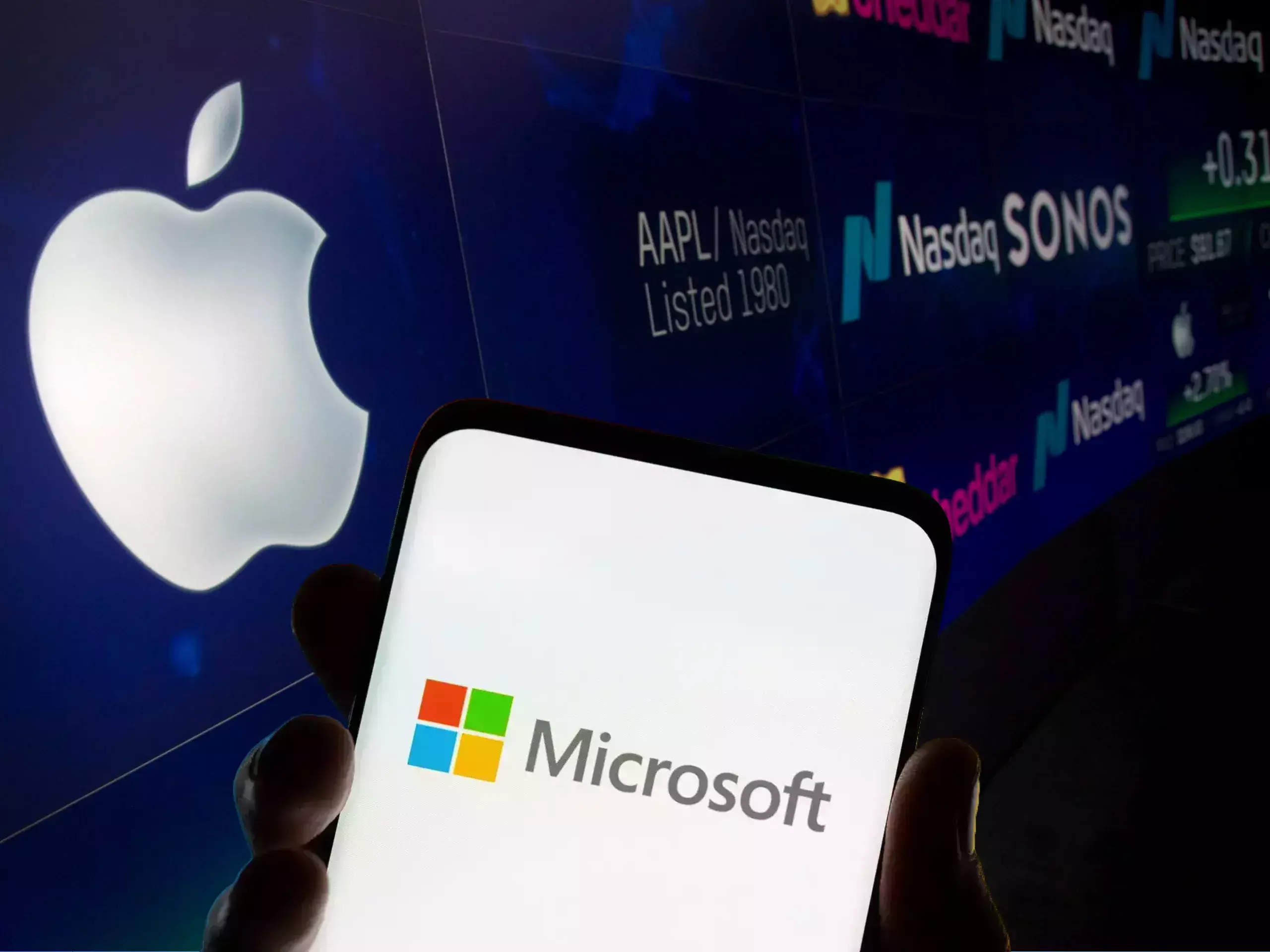 microsoft overtakes apple to become number one in value