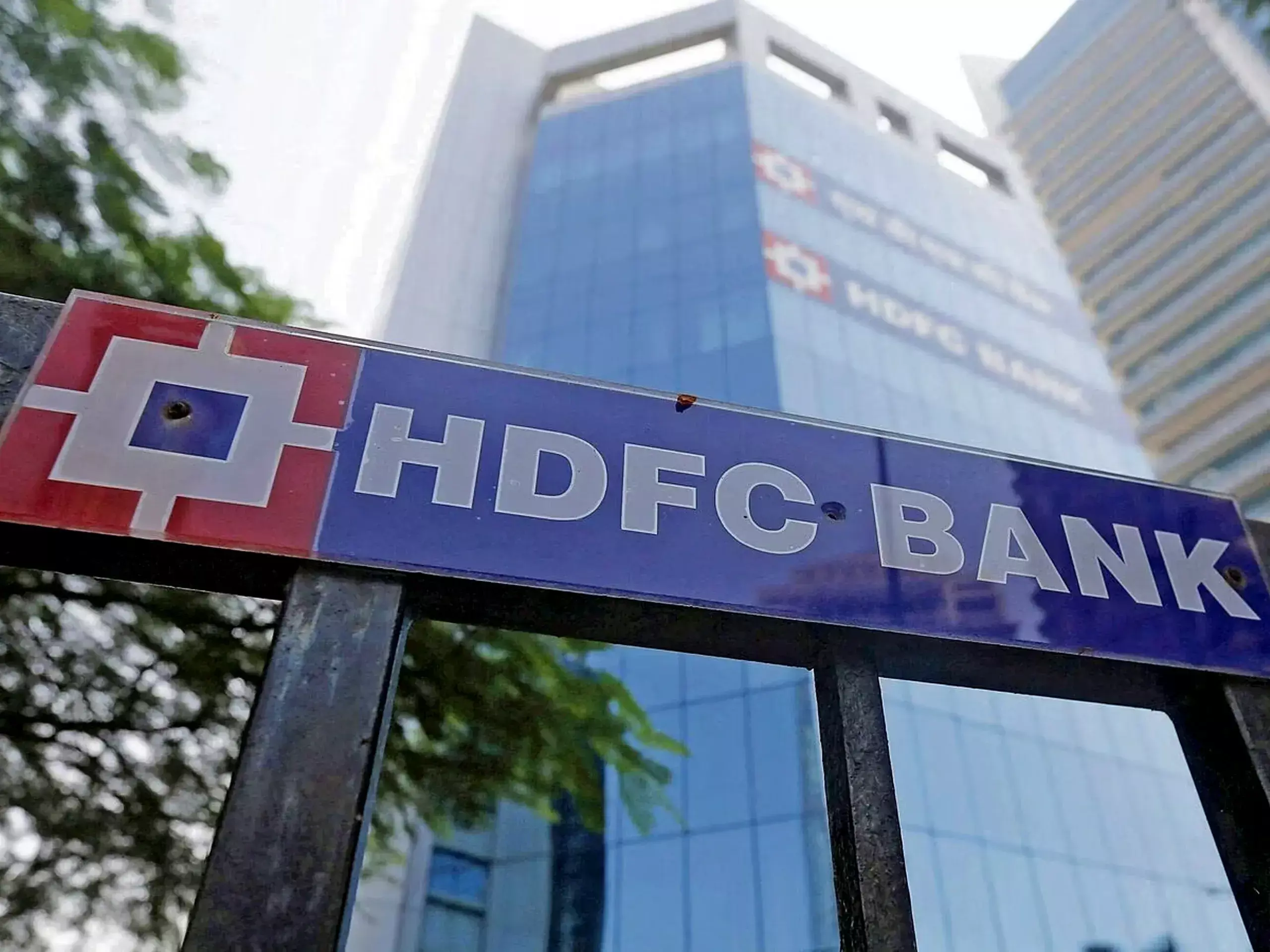 hdfc banks q3 profit jumps 34% hdfc banks q3 profit jumps 34%