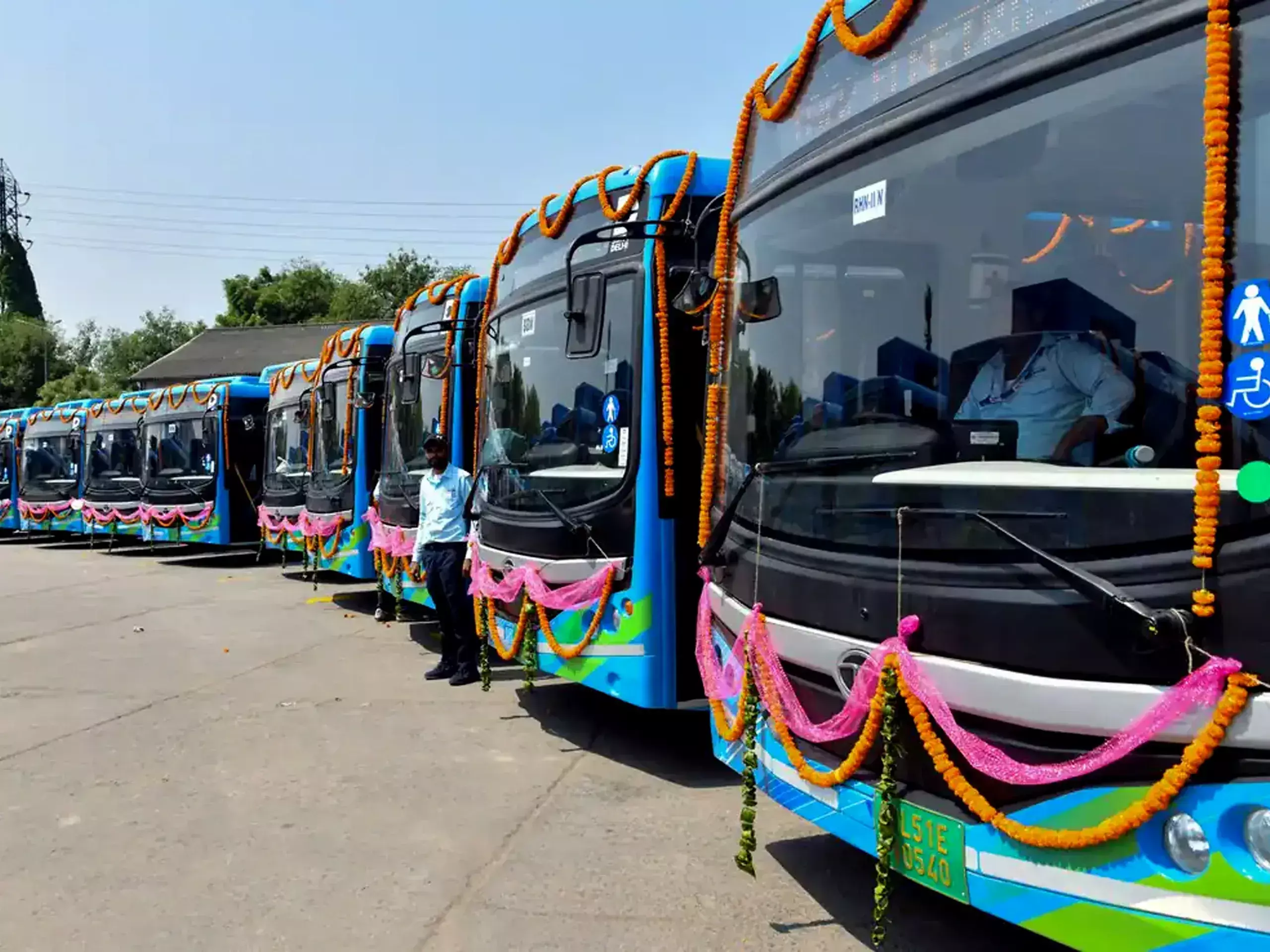 500 e-buses to be flagged off in delhi on january 23