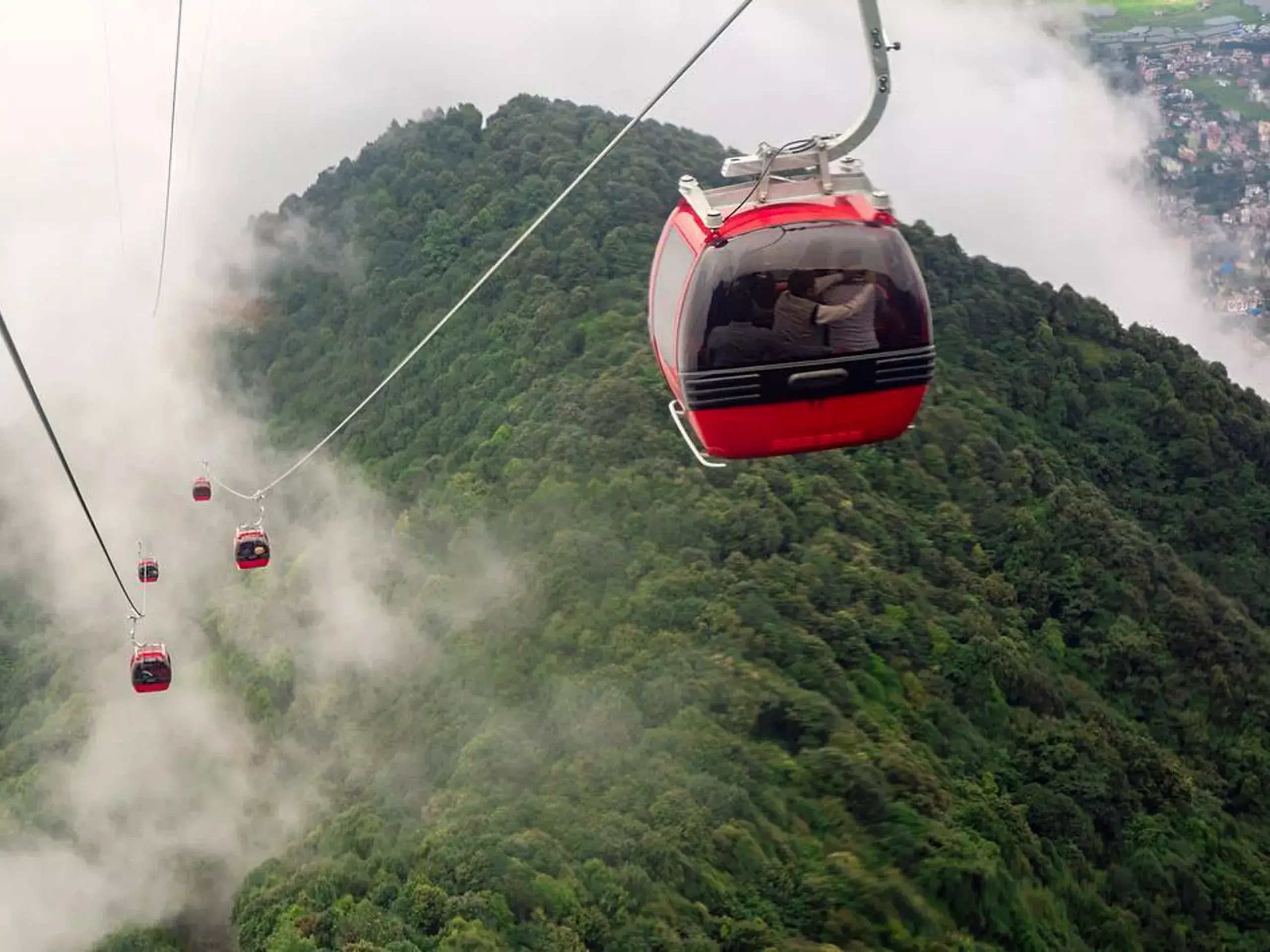 nitin gadkari with more than 200 ropeway projects under parvatmala pariyojana