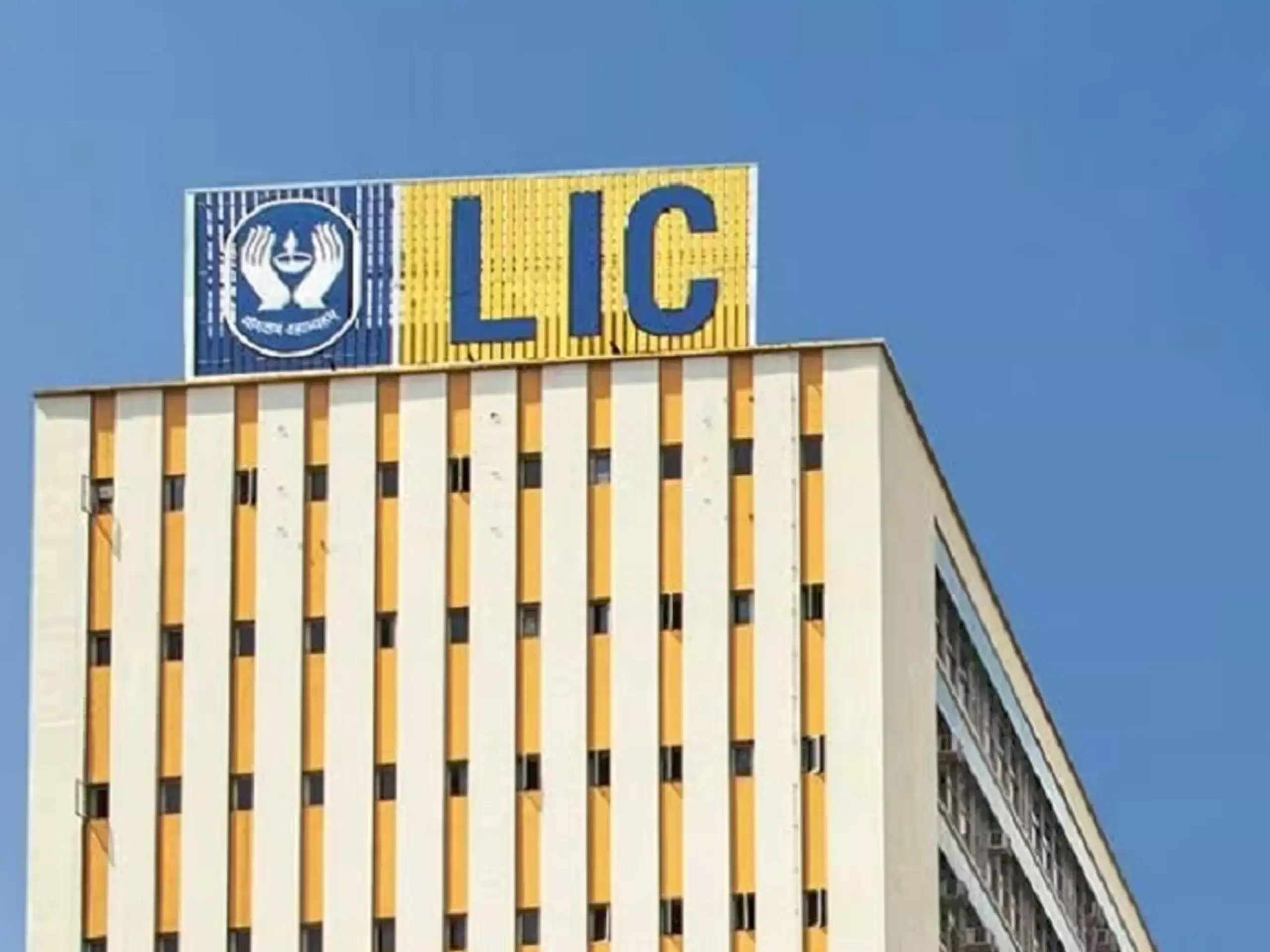 LICs stake in HDFC Bank will increase