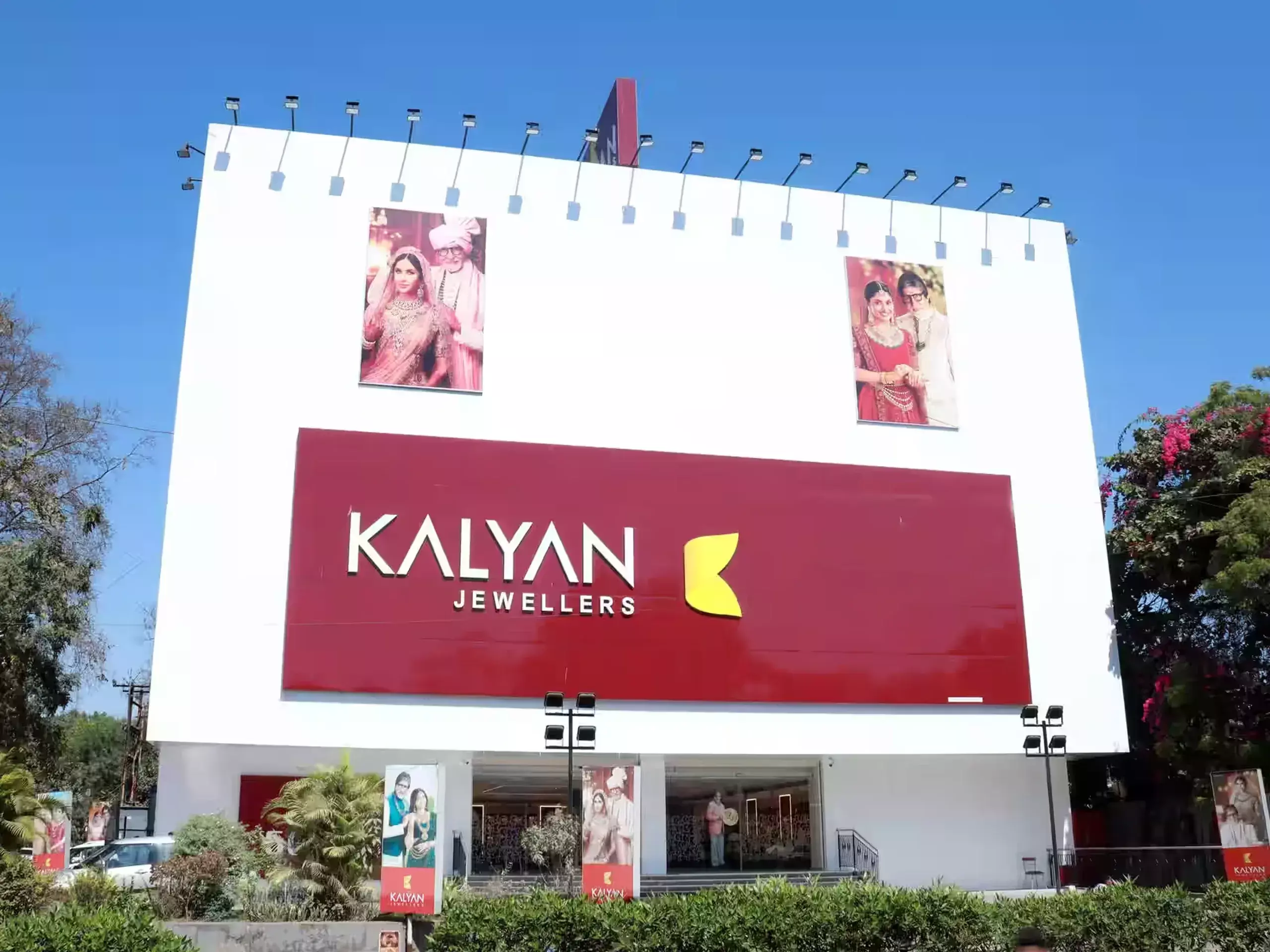 kalyan jewelers profit up 22% at rs 180 crore