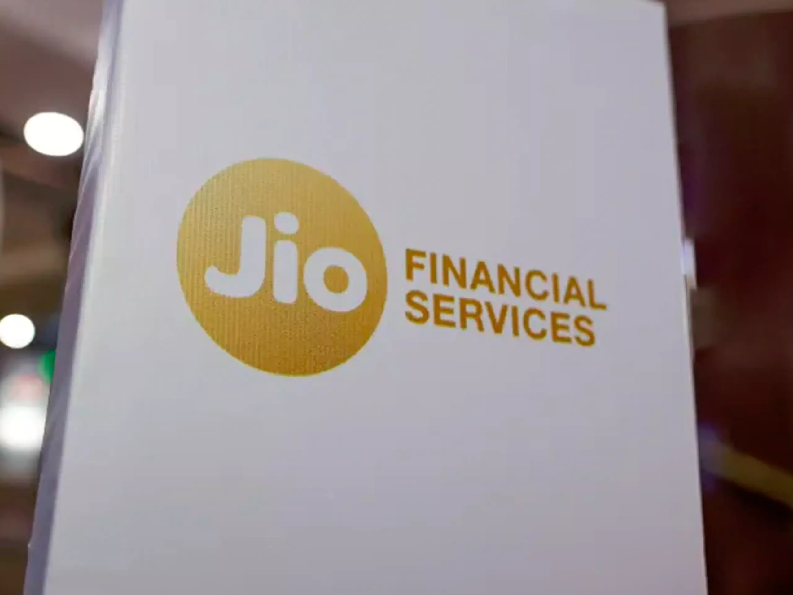 Jio not in talks to acquire Paytms business