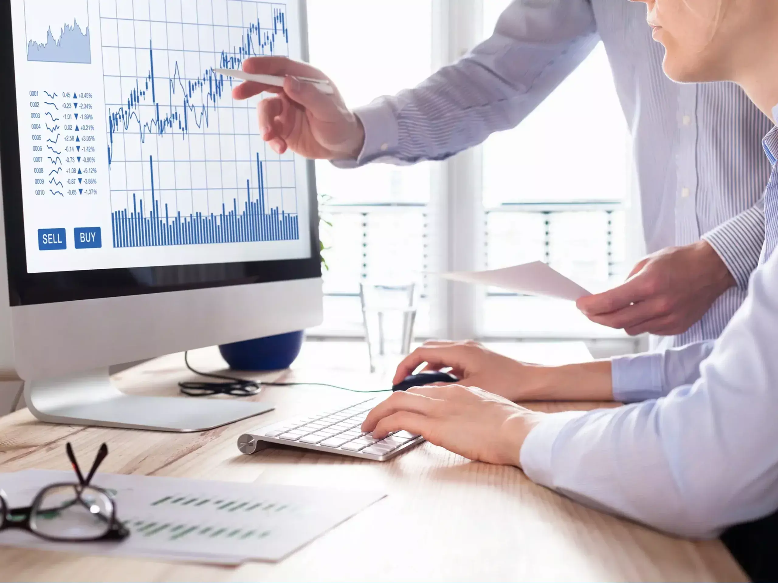 auto, it stocks ease the market