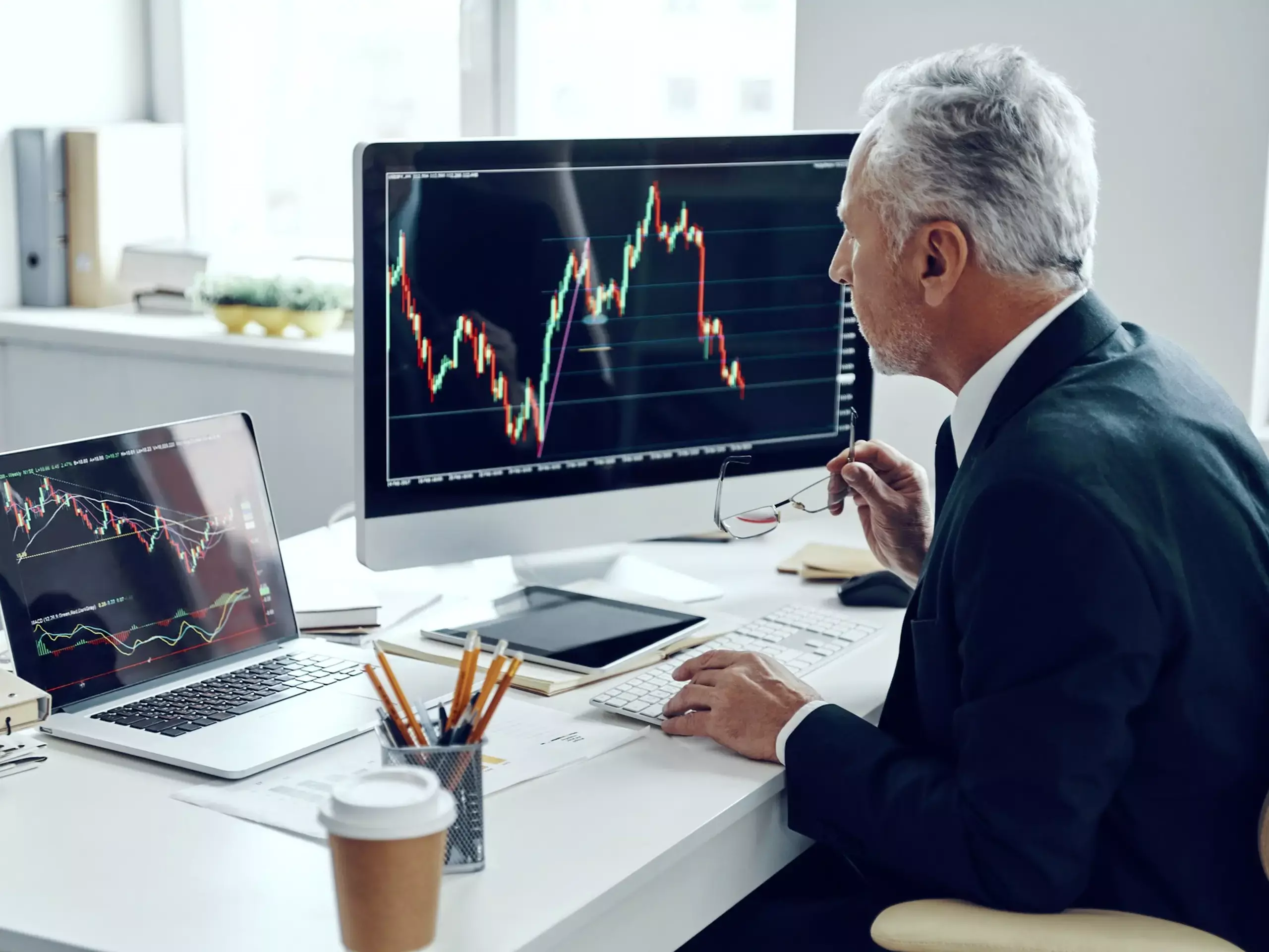 Markets start on a heavy fall