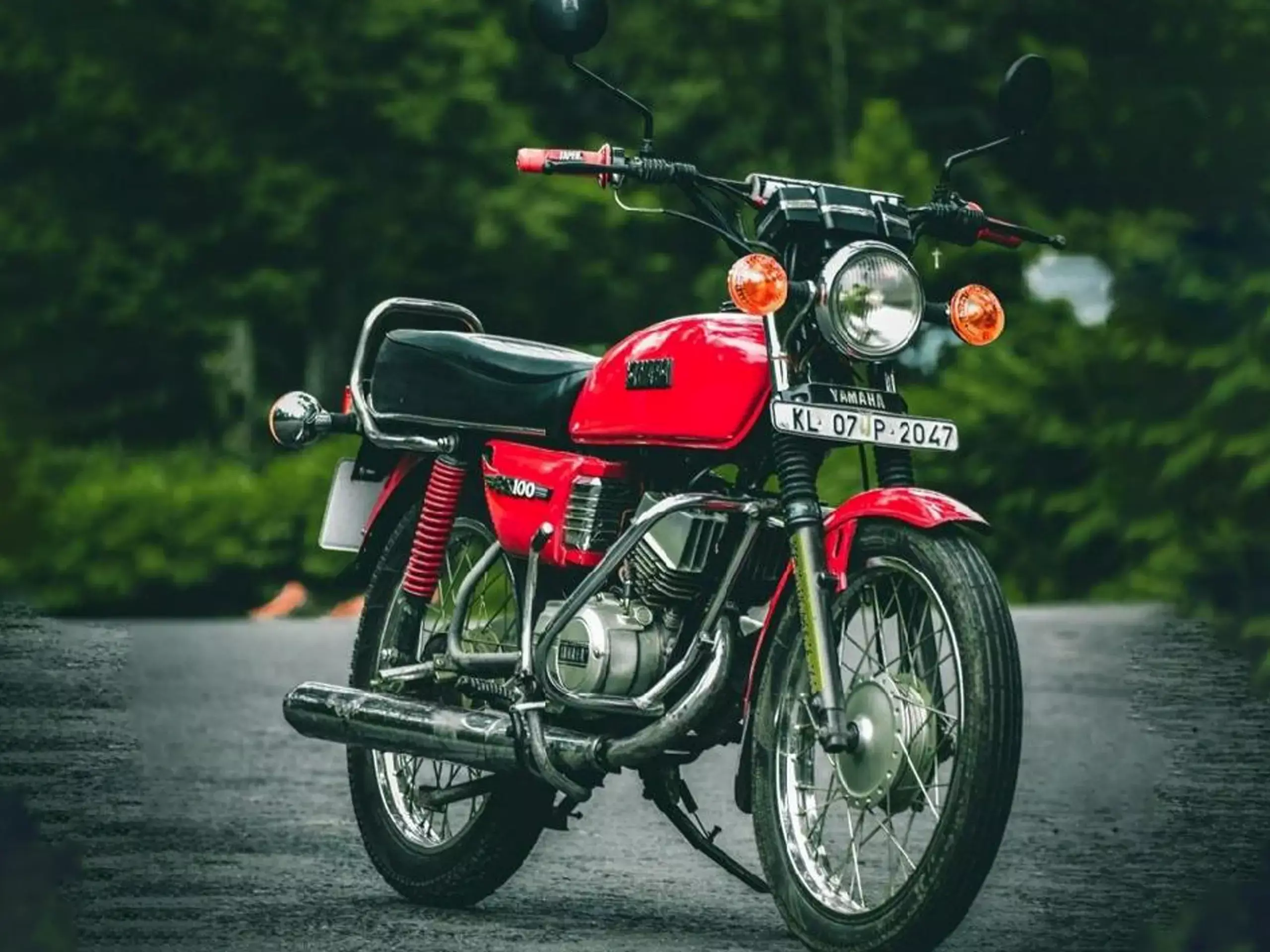 The iconic symbol of the 90s Yamaha RX100 returns