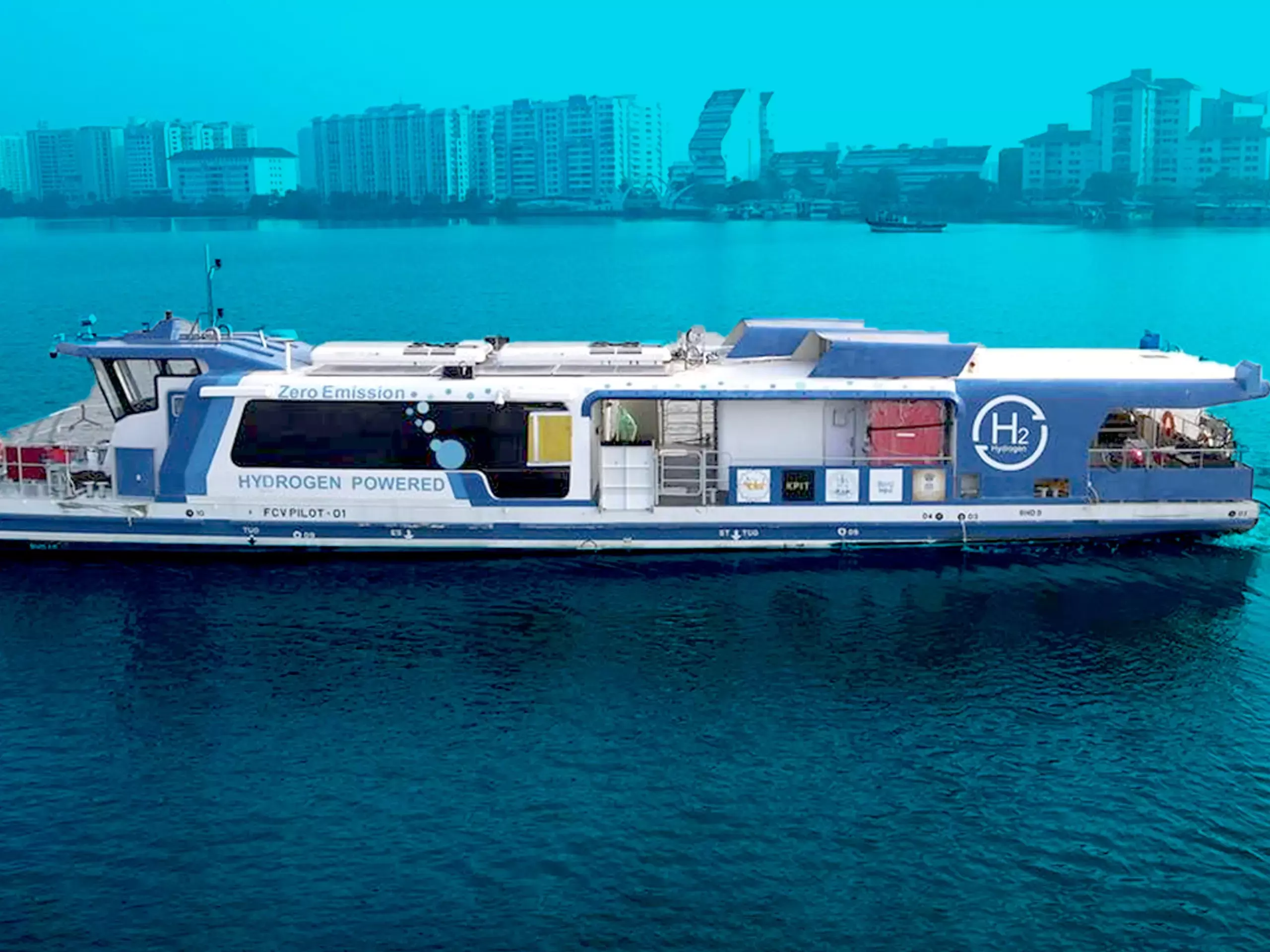 ഇന്ത്യയിലെ ആദ്യ ഹൈഡ്രജന്‍ ഫെറി; പ്രധാനമന്ത്രി രാജ്യത്തിന് സമര്‍പ്പിച്ചു