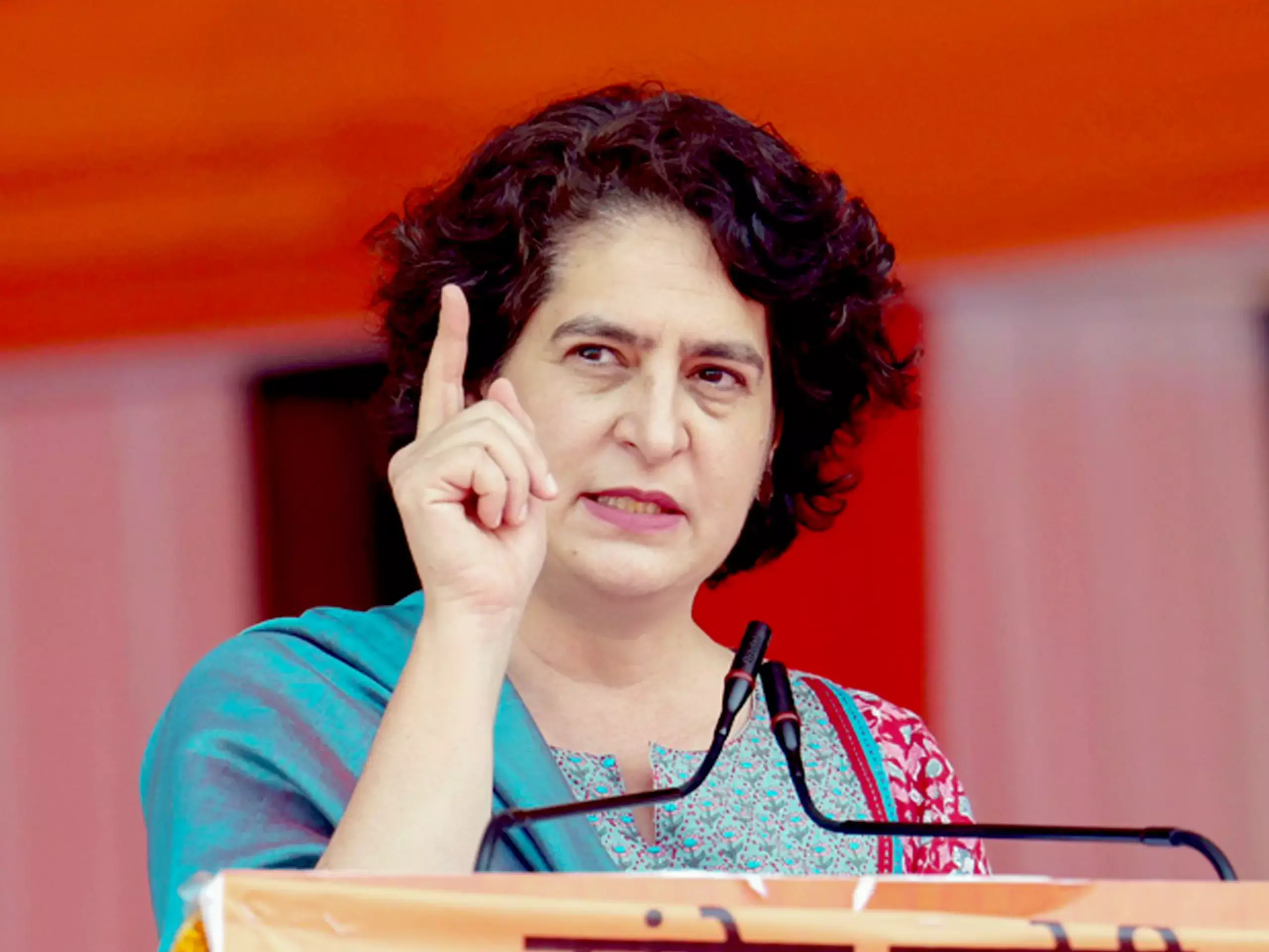 റായ്ബറേലിയില്‍ പ്രിയങ്ക മത്സരിക്കും