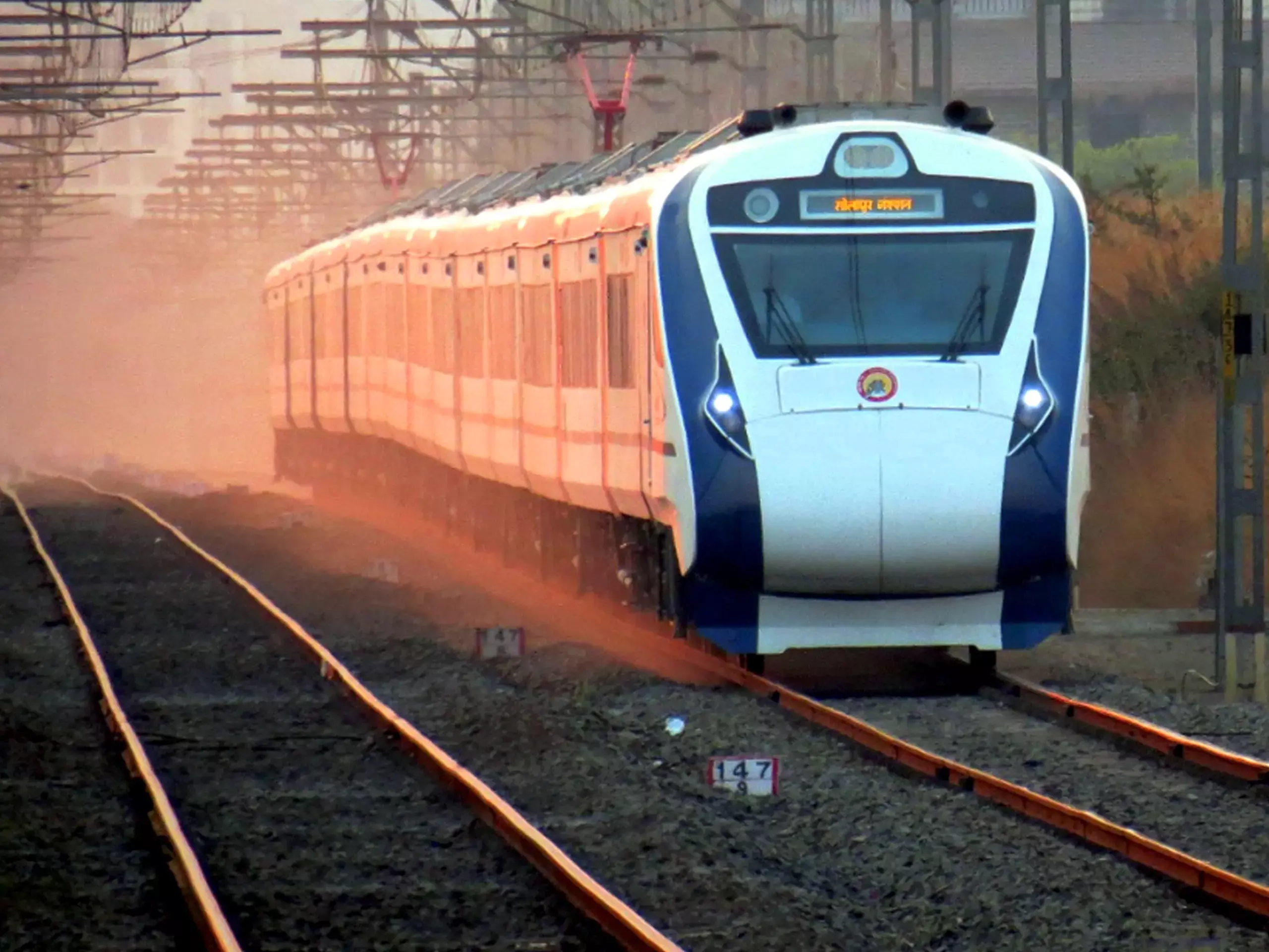 മംഗലാപുരം- തിരുവനന്തപുരം വന്ദേഭാരത്; പ്രധാനമന്ത്രി നാളെ ഫ്ലാഗ് ഓഫ് ചെയ്യും