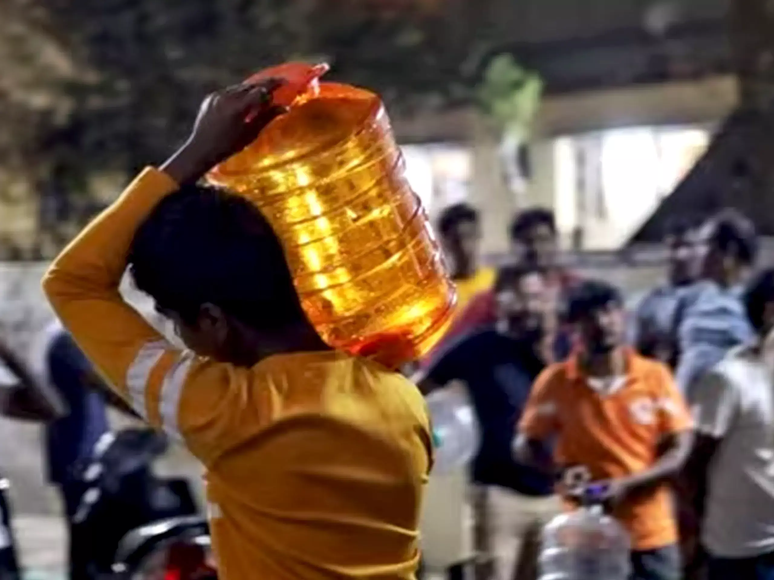 കുടിവെള്ളമില്ല; ബെംഗളൂരു   വര്‍ക്ക് ഫ്രം ഹോമിലേക്ക്