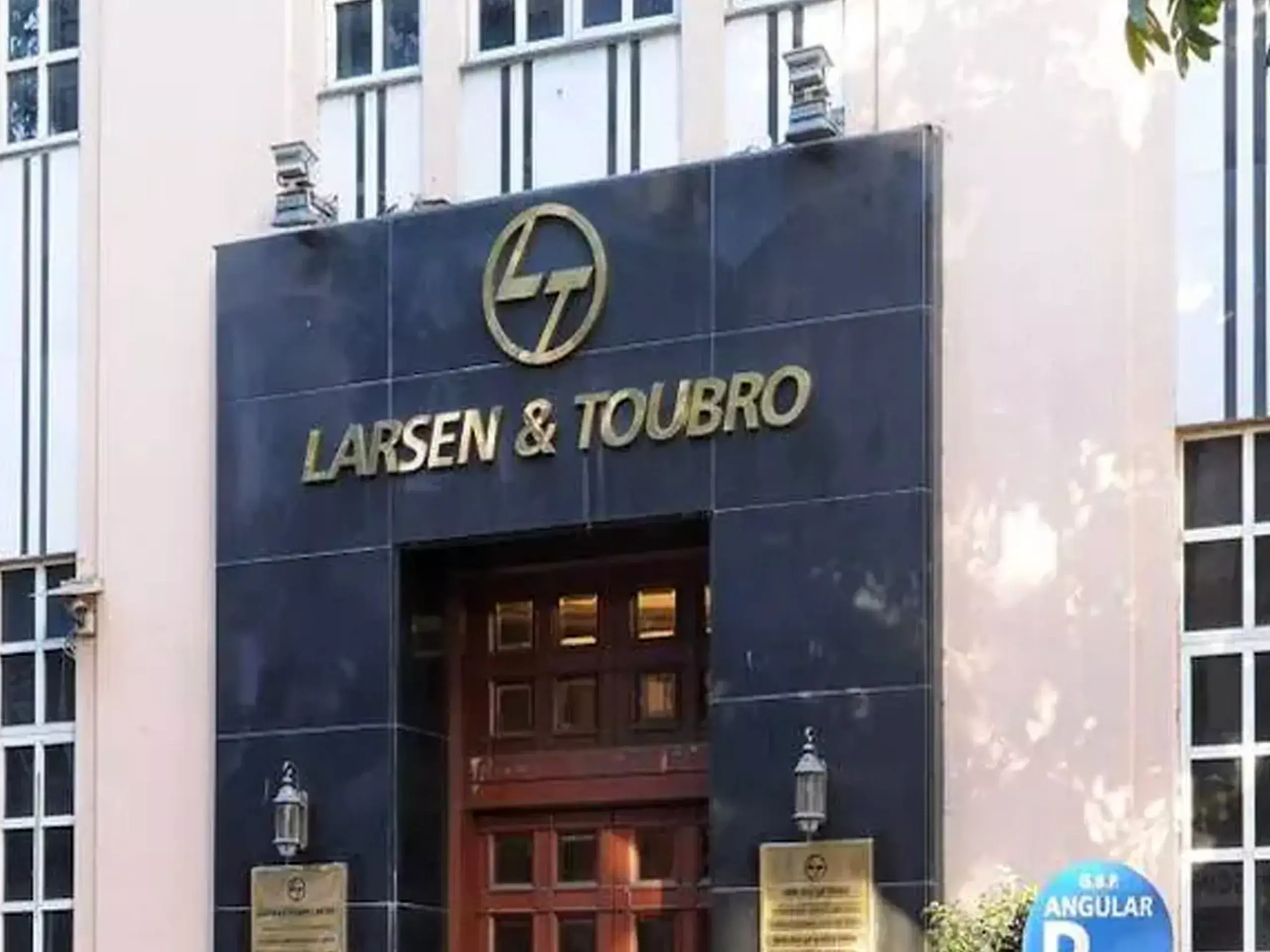 l&t wins foreign contract