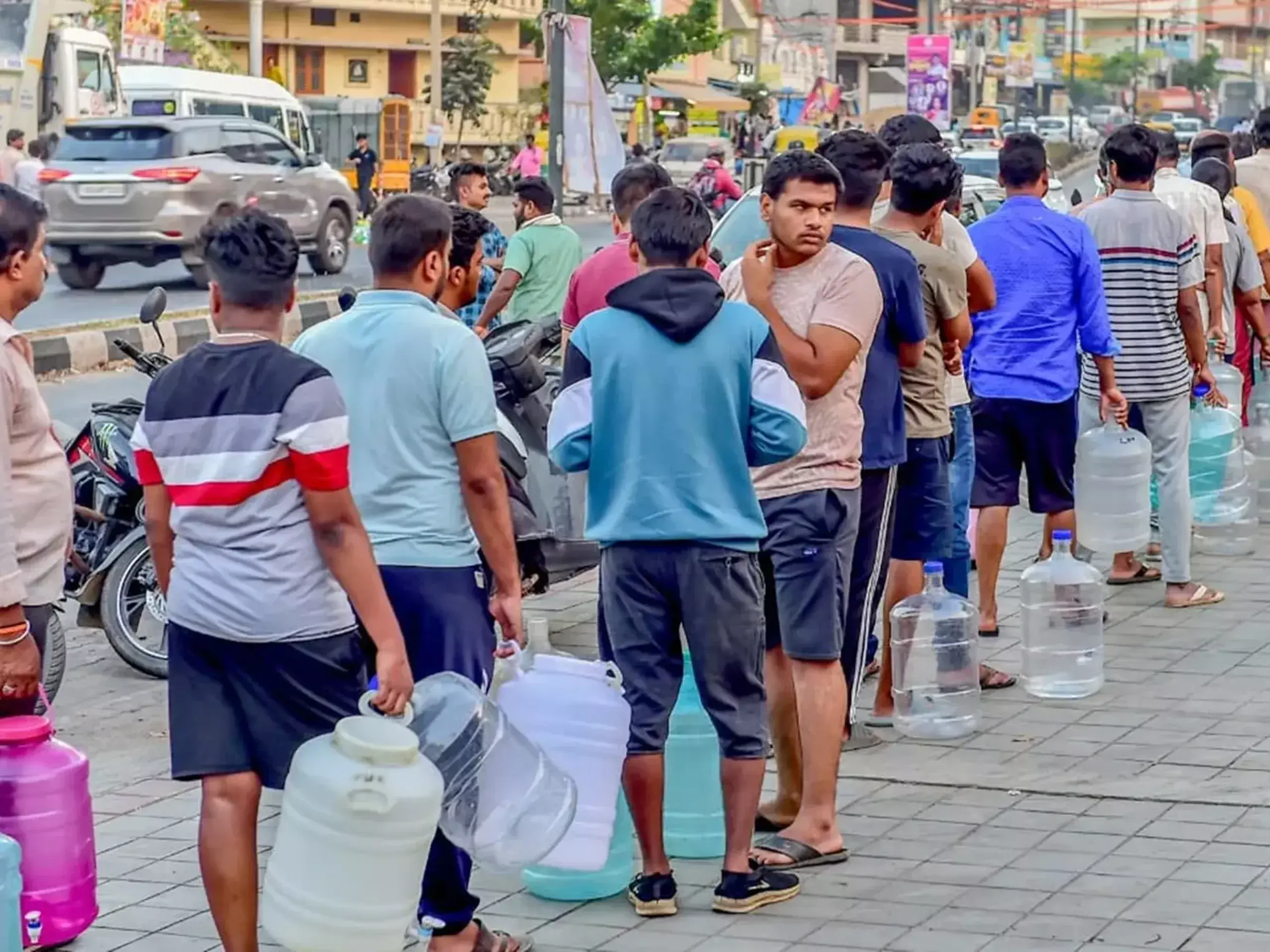 bengalure city is thirsty, techies say it will shut down if the water shortage continues