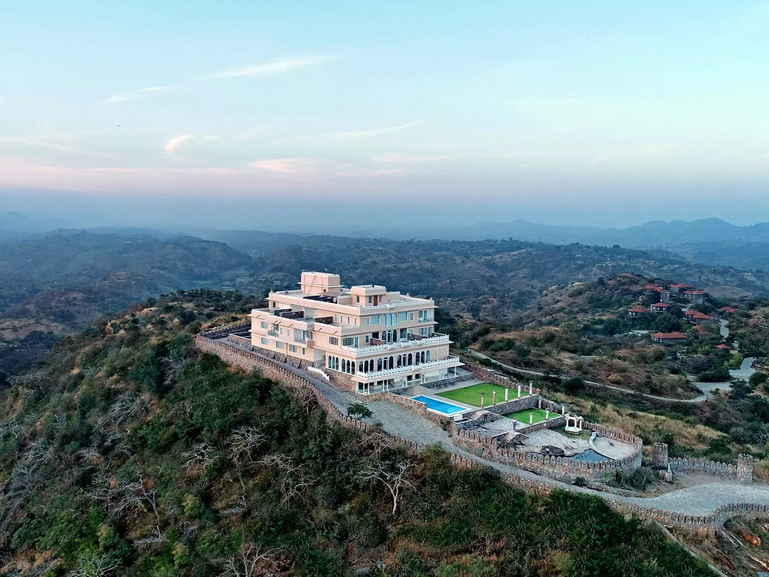 fresh look of luxury, priamary boutique properties