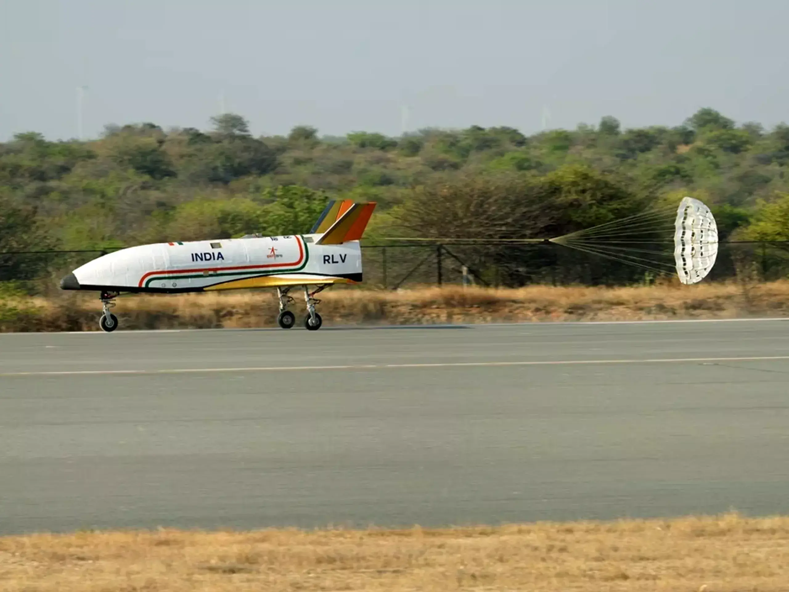 isros test of reusable launch vehicle took place in karnataka