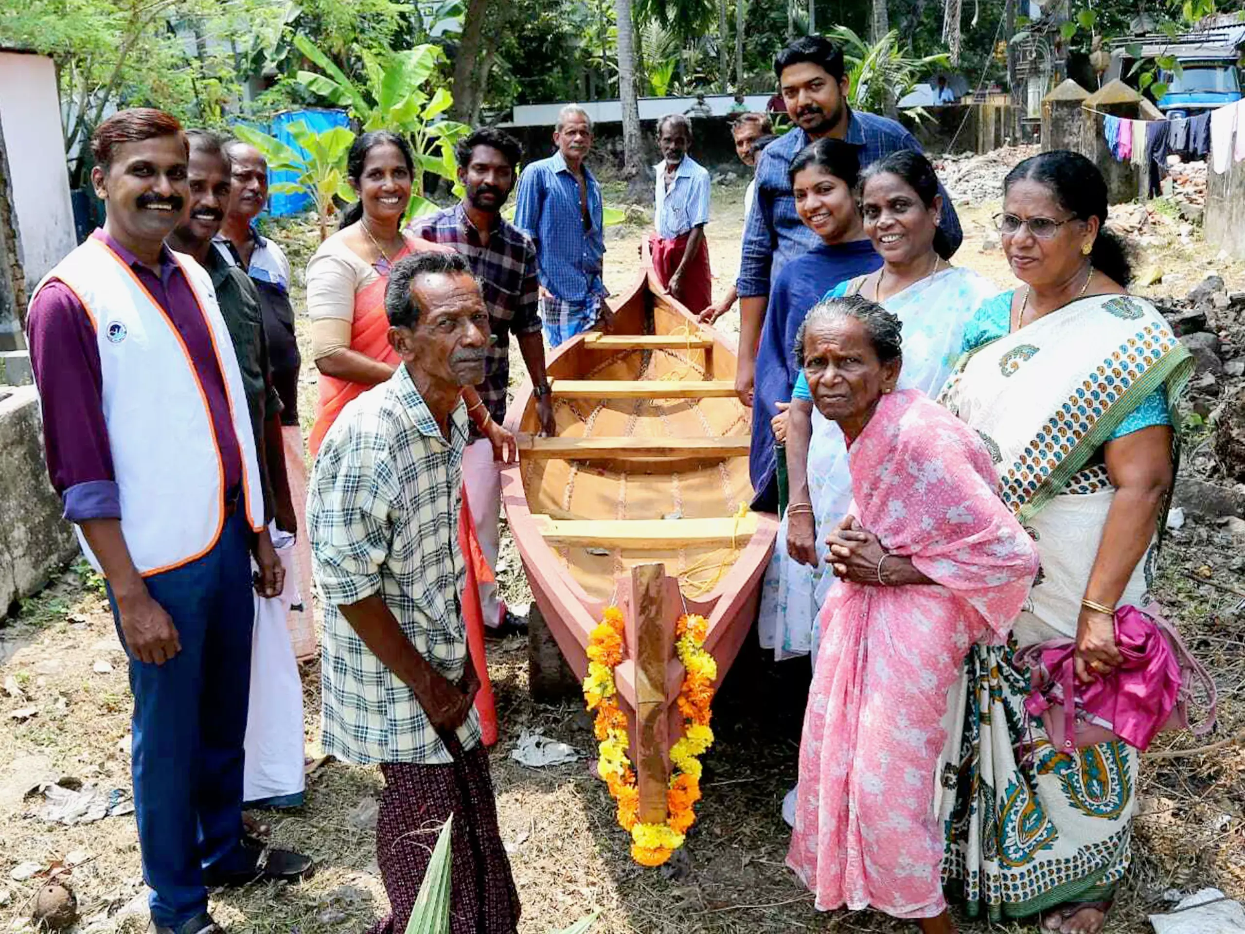 സഹായ ഹസ്തവുമായി ആസ്റ്റര്‍; വാസുവും സരസ്വതിയും ഇനി പുതിയ വഞ്ചിയില്‍ മീന്‍ പിടിക്കും