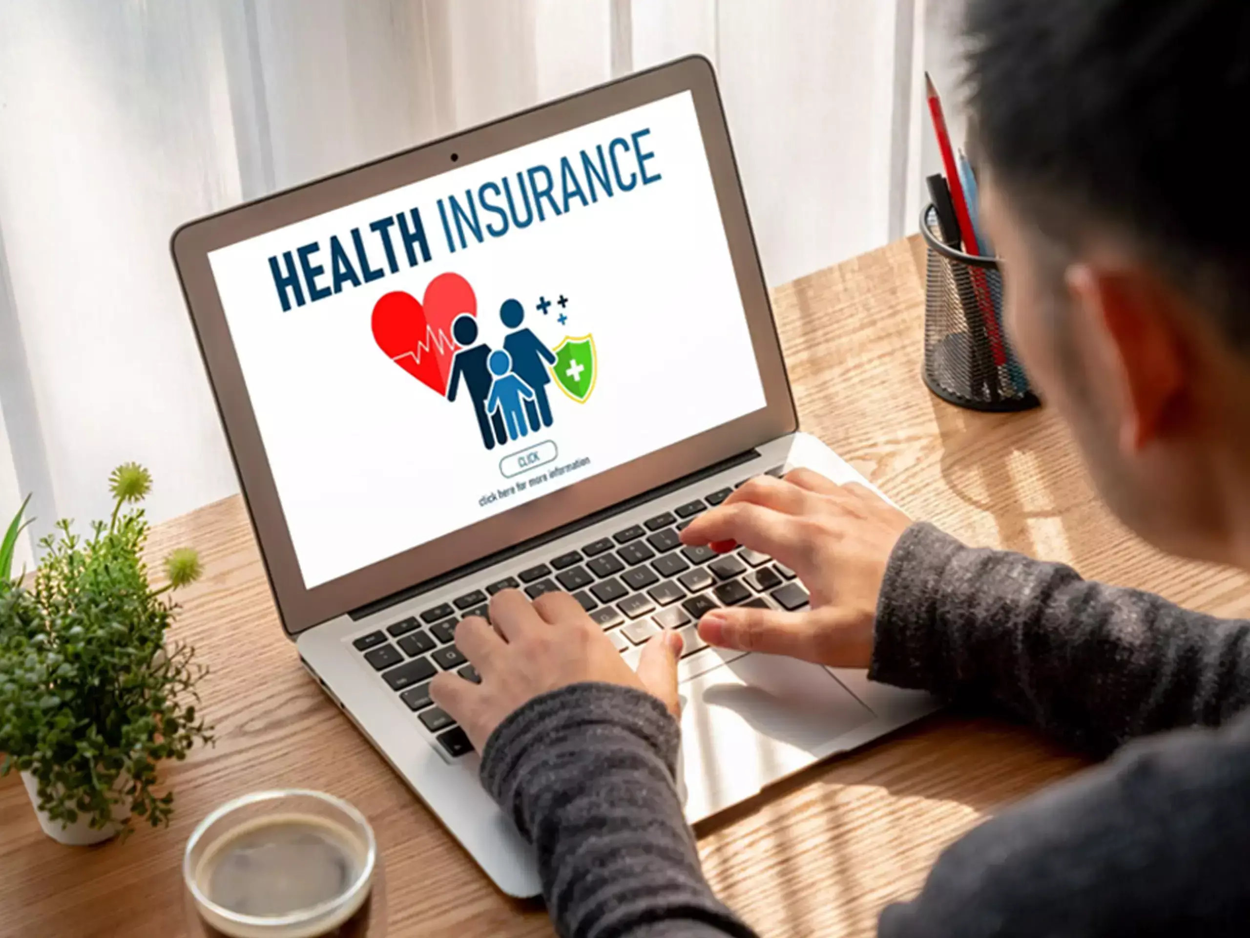 എന്തുകൊണ്ടാണ് ഓൺലൈനായി ആരോഗ്യ ഇൻഷുറൻസ് വാങ്ങേണ്ടത്? 8 കാരണങ്ങൾ ഇതാ