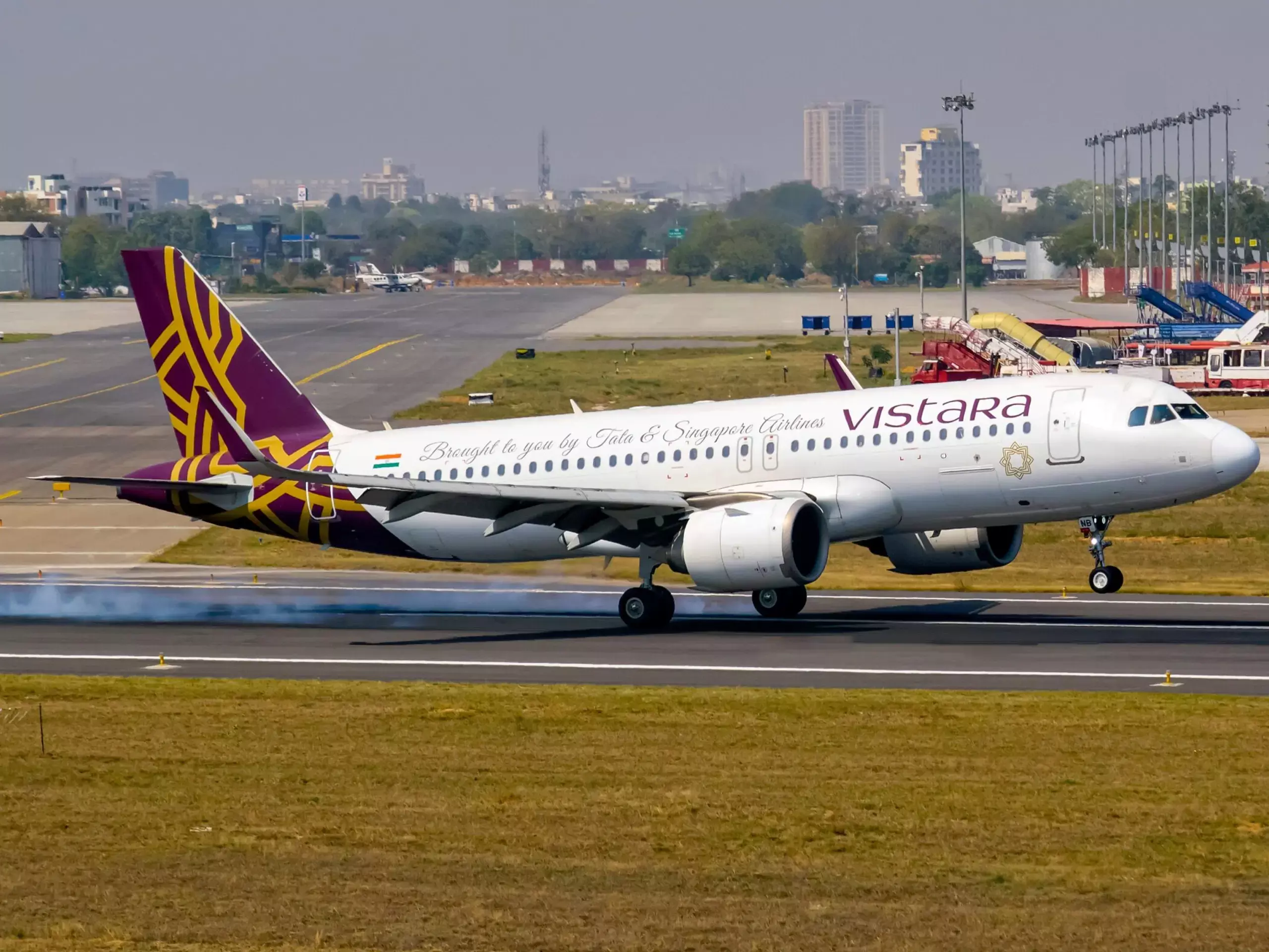 പൈലറ്റുമാരില്ല; സര്‍വ്വീസുകള്‍ ഒഴിവാക്കി വിസ്താര