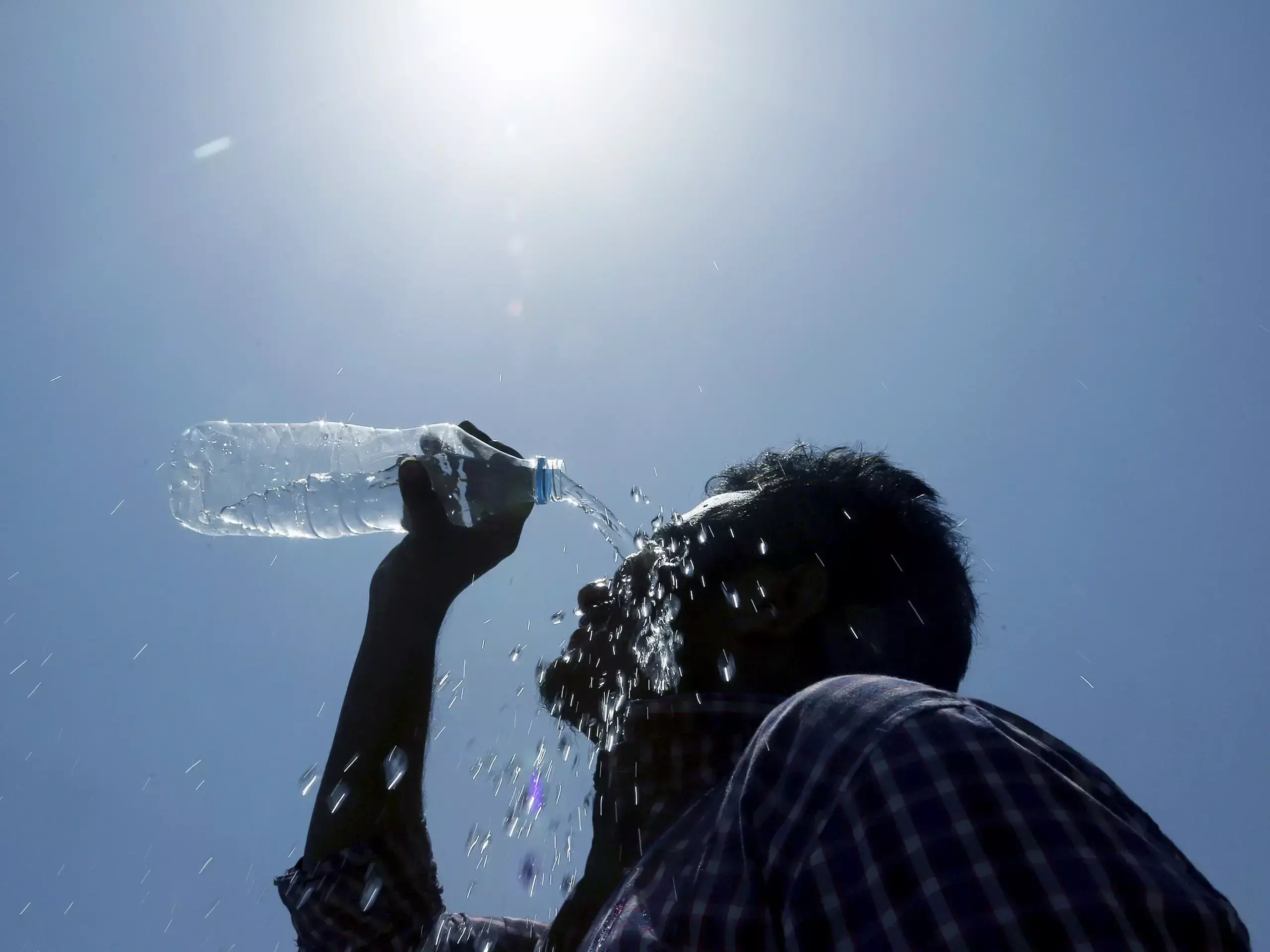 പ്രചാരണച്ചൂടിനു പുറമേ ഉഷ്ണതരംഗങ്ങളും;  മുന്‍കരുതലിന് നിര്‍ദ്ദേശം