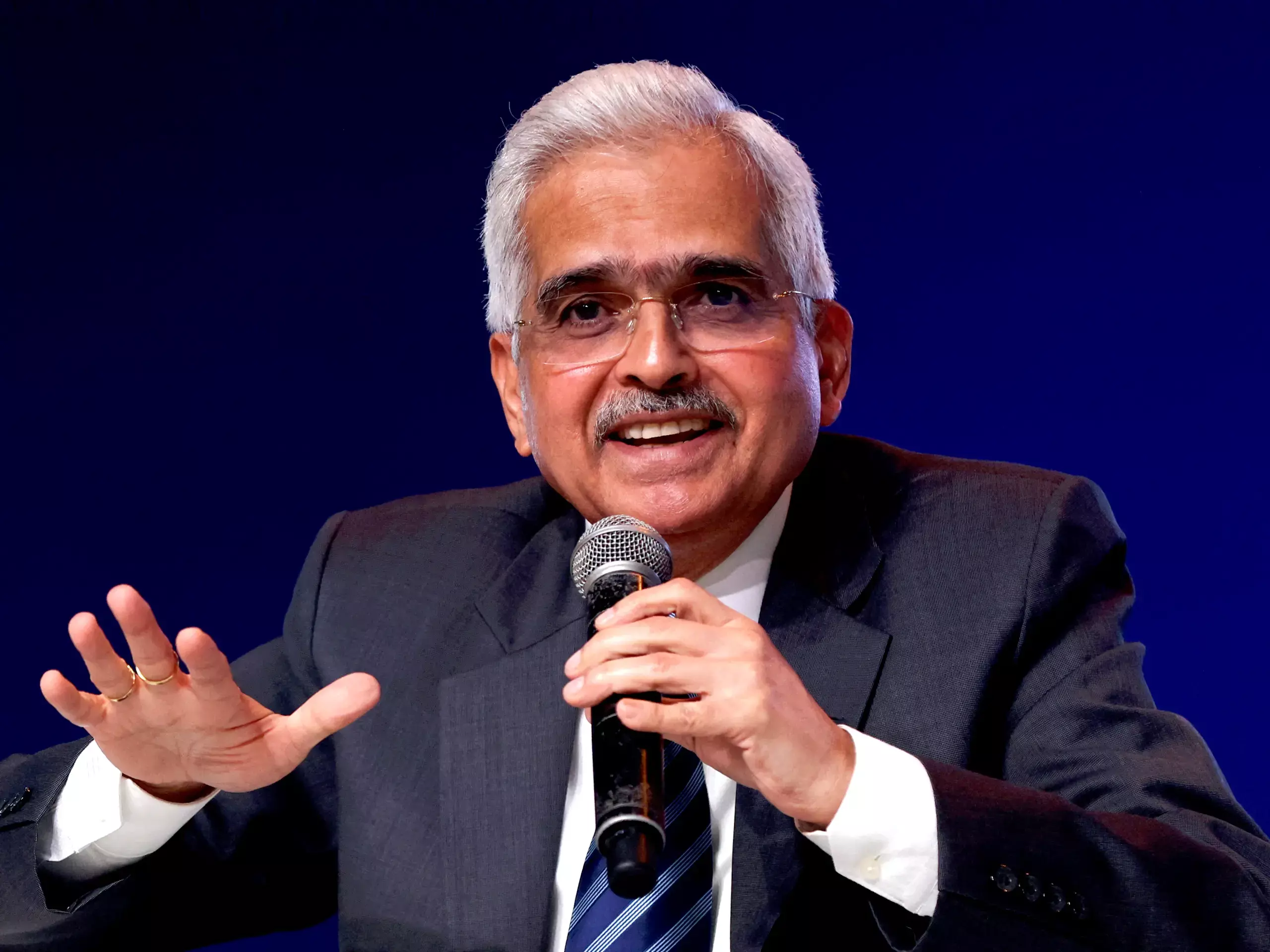 റിപ്പോ നിരക്കിൽ മാറ്റമില്ല, വളർച്ചാ പ്രവചനം 7 % നിലനിർത്തി ആർ ബിഐ റിപ്പോ നിരക്കിൽ മാറ്റമില്ല, വളർച്ചാ പ്രവചനം 7 % നിലനിർത്തി ആർ ബിഐ