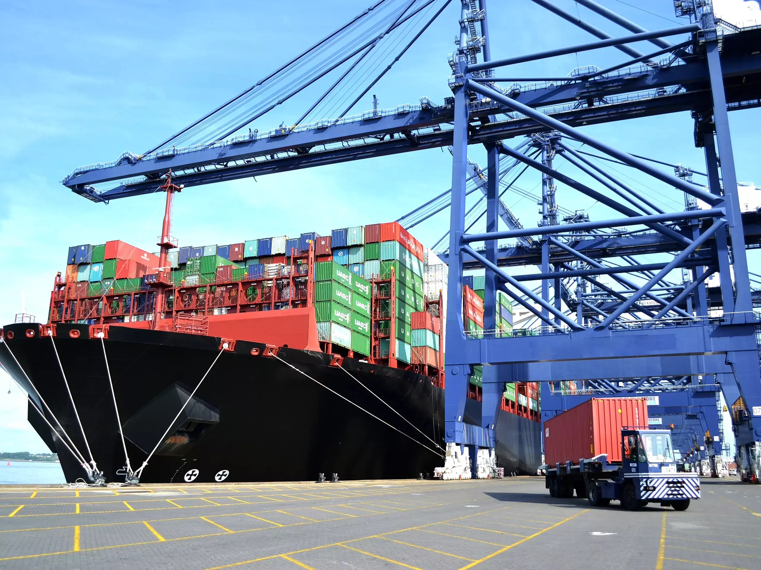 വ്യാപാര കമ്മി 11മാസത്തെ താഴ്ന്ന നിലയില്‍