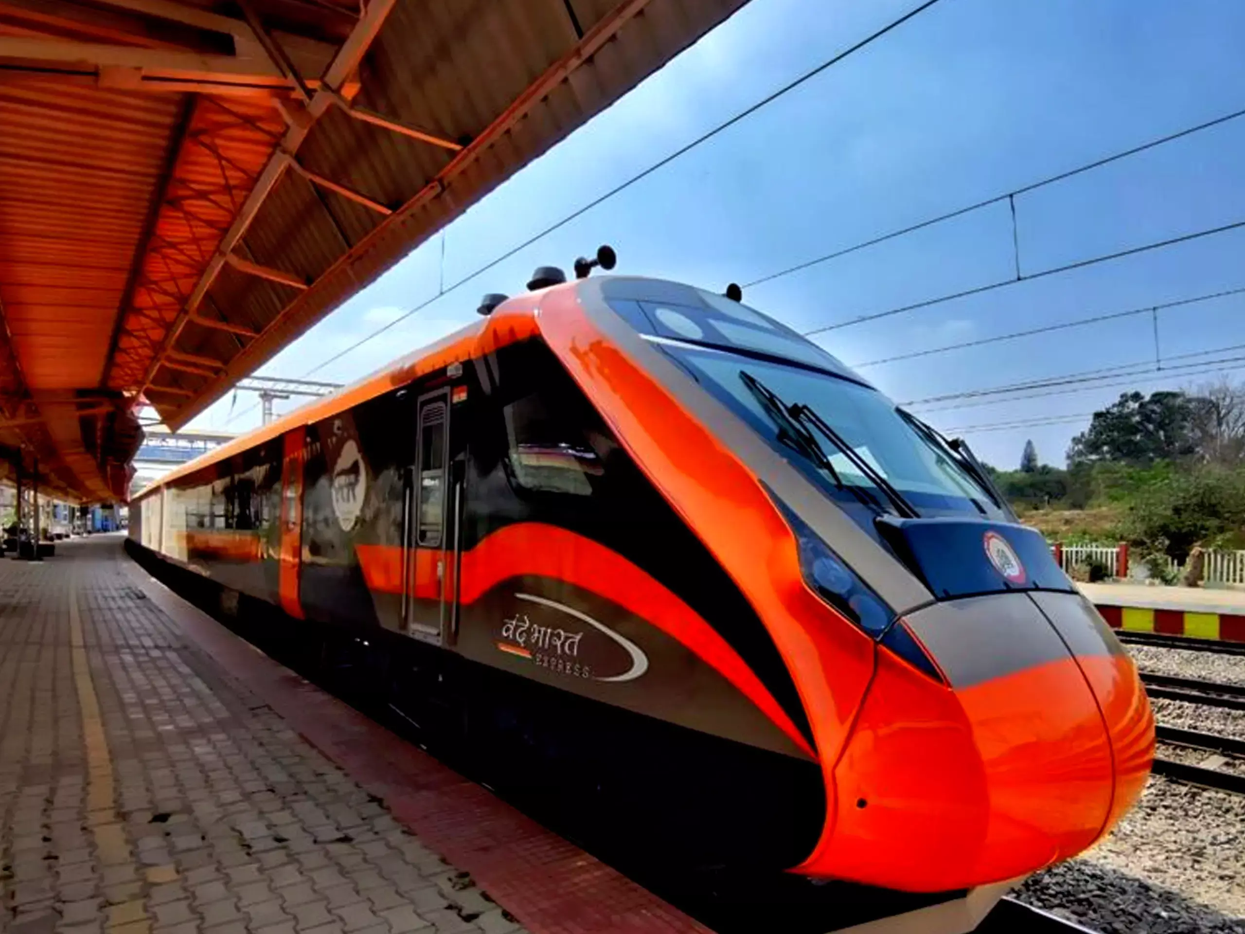 പുതിയ നാലു വന്ദേഭാരത് ട്രെയിനുകൾ കൂടെ എത്തുന്നു പുതിയ നാലു വന്ദേഭാരത് ട്രെയിനുകൾ കൂടെ എത്തുന്നു