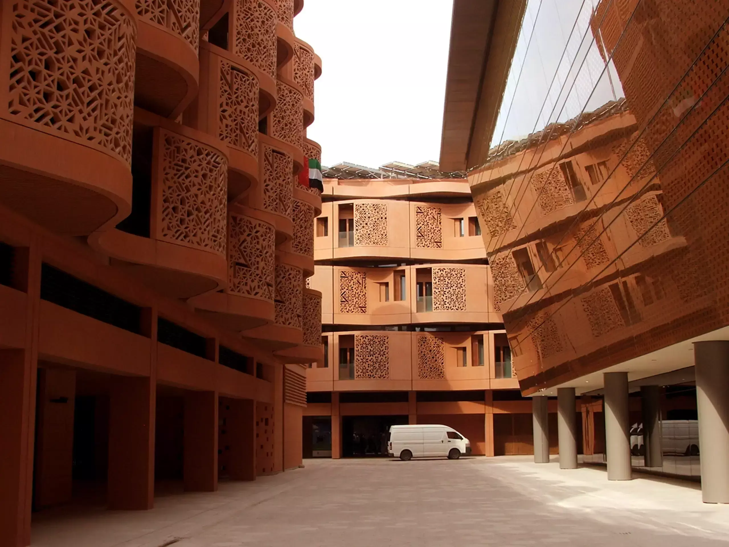 അബുദാബിയിലെ മസ്ദാര്‍ സിറ്റിയില്‍ ഊര്‍ജ,ആര്‍ട്ടിഫിഷ്യന്‍ ഇന്റലിജന്‍സ് പ്രൊജക്ടുകള്‍