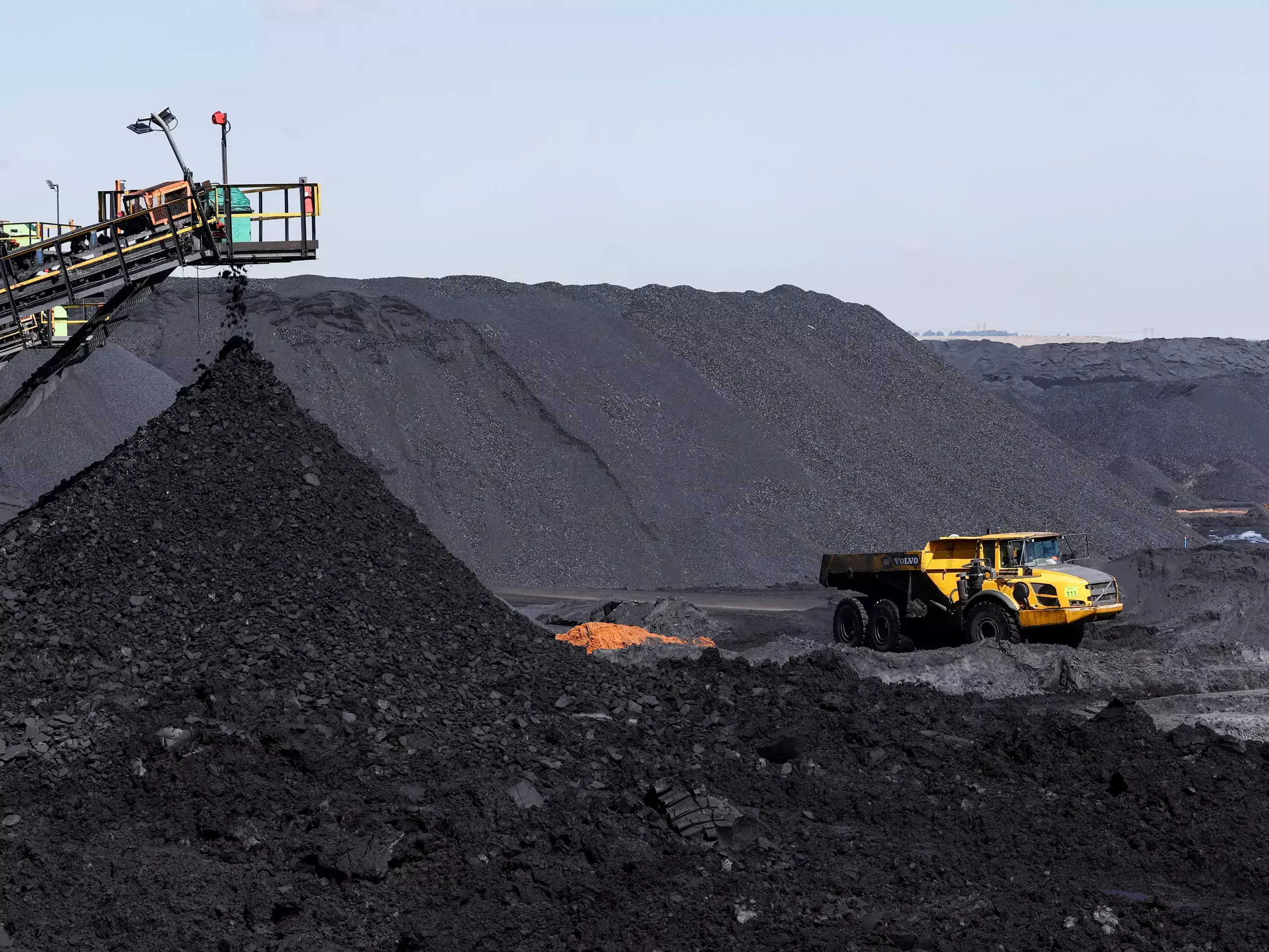 ജൂണ്‍ 30-നകം പ്ലാന്റുകളില്‍ 20% സ്റ്റോക്ക് ഉയര്‍ത്താന്‍ കല്‍ക്കരി മന്ത്രാലയം