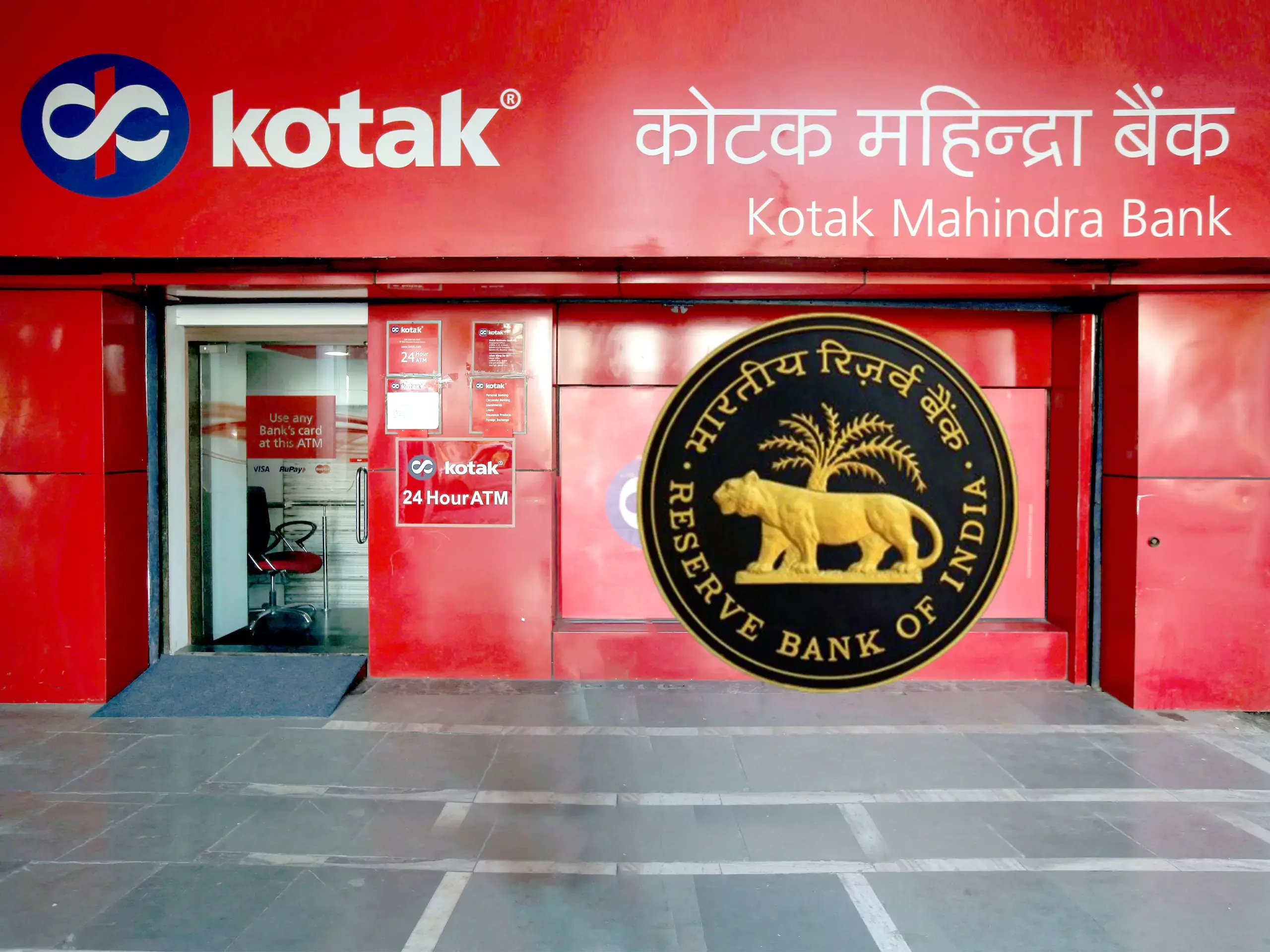 കൊട്ടക്കിന് ആർബിഐയുടെ കടിഞ്ഞാൺ;  ഓഹരികൾ ഇടിഞ്ഞത് 11%, മ്യൂച്വൽ ഫണ്ടുകൾക്ക് 4,281 കോടി നഷ്ടം