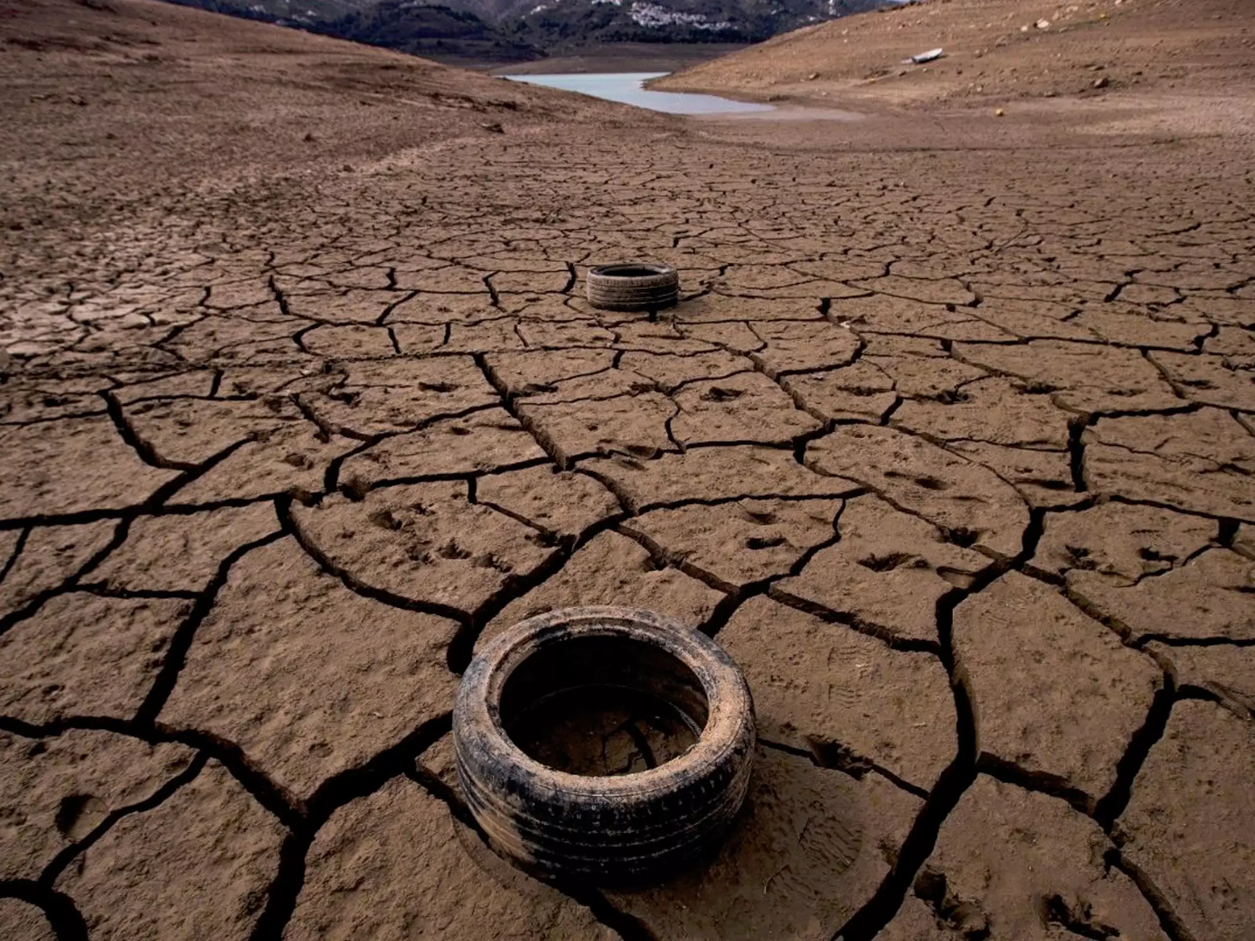 ദക്ഷിണേന്ത്യ വരൾച്ചയുടെ വക്കിൽ, ജല സംഭരണികൾ വറ്റുന്നു