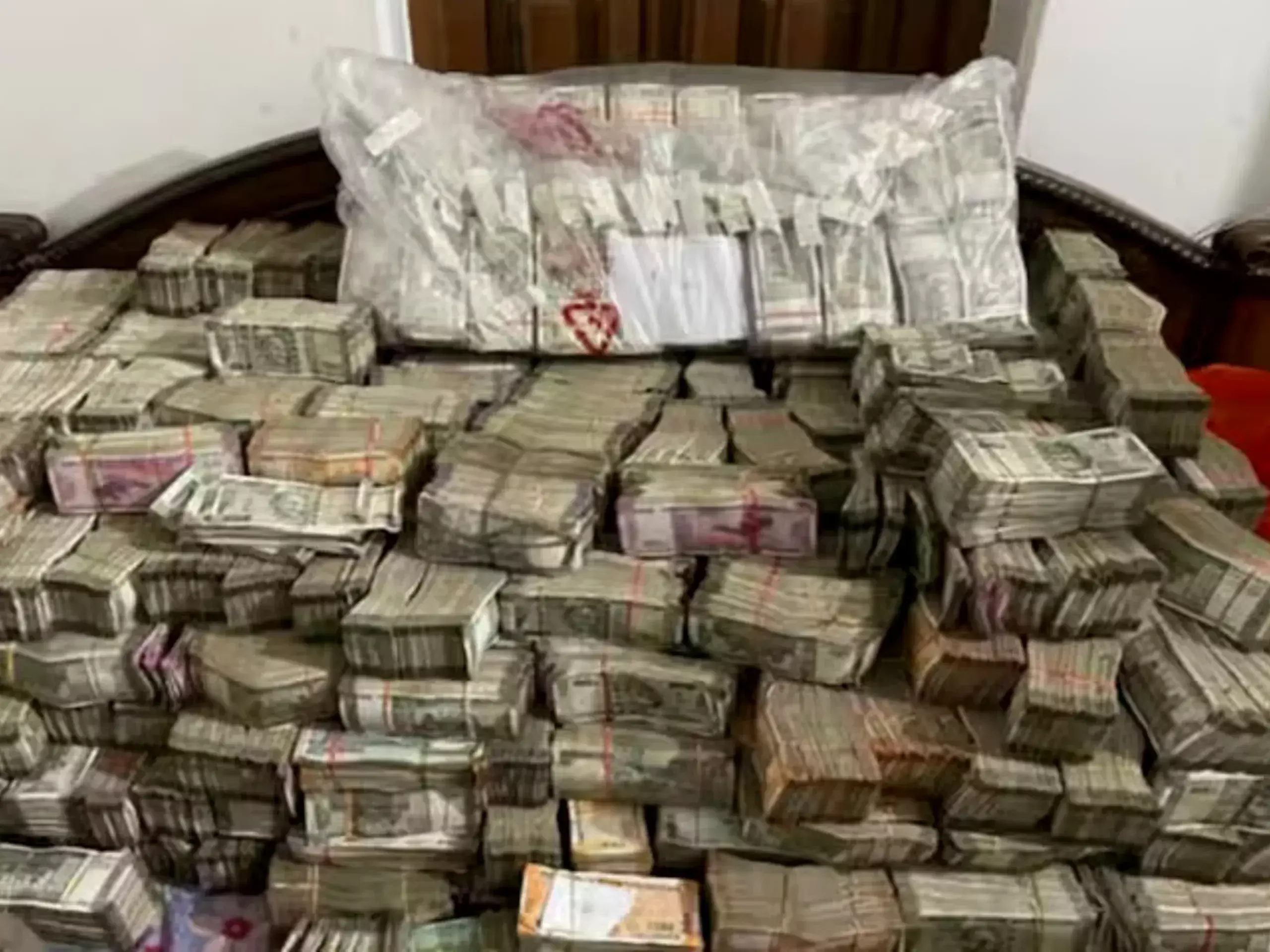 lok sabha elections, 8889 cr of cash and goods seized, election commission lok sabha elections, 8889 cr of cash and goods seized, election commission