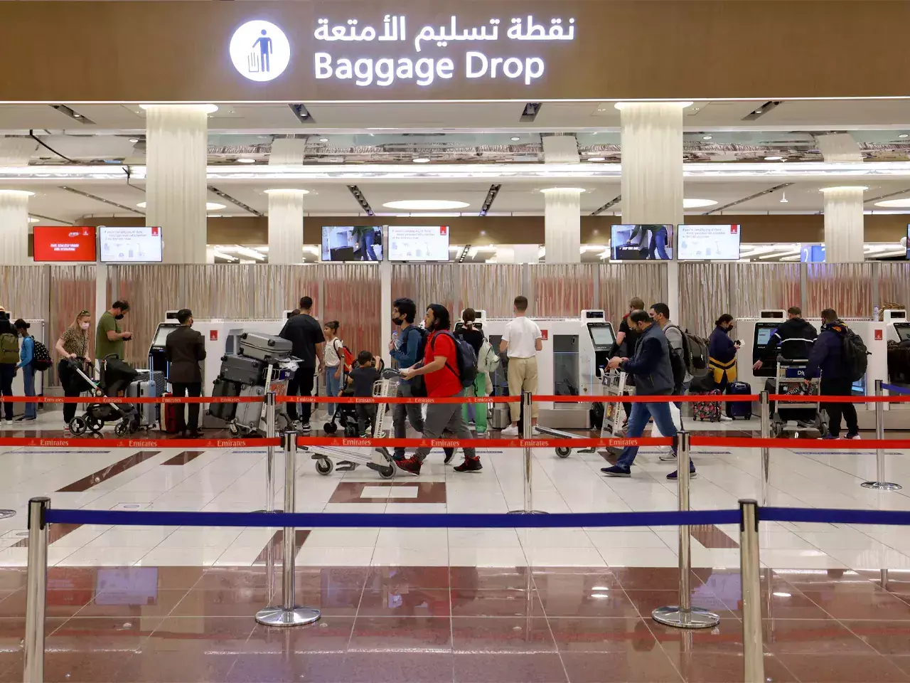 increase in number of passengers through dubai airport