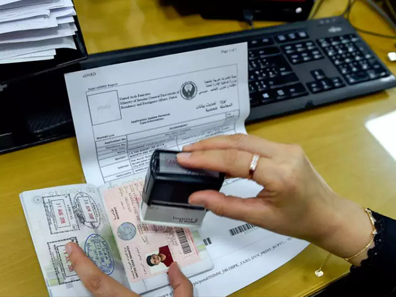 uae tightens visit visa procedures