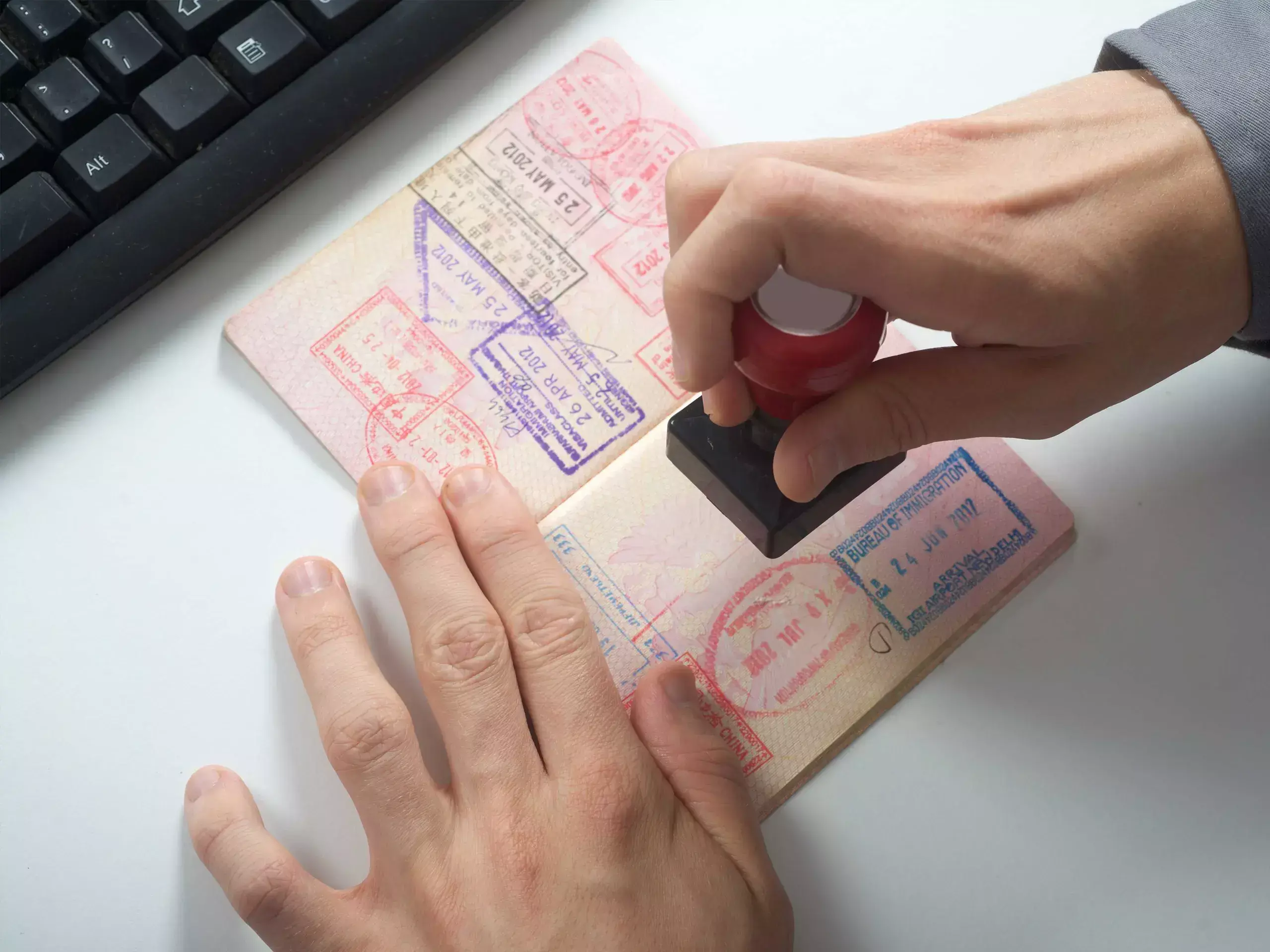 UAE visa:യുഎഇയുടെ വിസ ഗ്രേസ് പിരീഡുകളെക്കുറിച്ച് പ്രവാസികള്ക്ക് അറിയേണ്ടതെല്ലാം... UAE visa:യുഎഇയുടെ വിസ ഗ്രേസ് പിരീഡുകളെക്കുറിച്ച് പ്രവാസികള്ക്ക് അറിയേണ്ടതെല്ലാം...