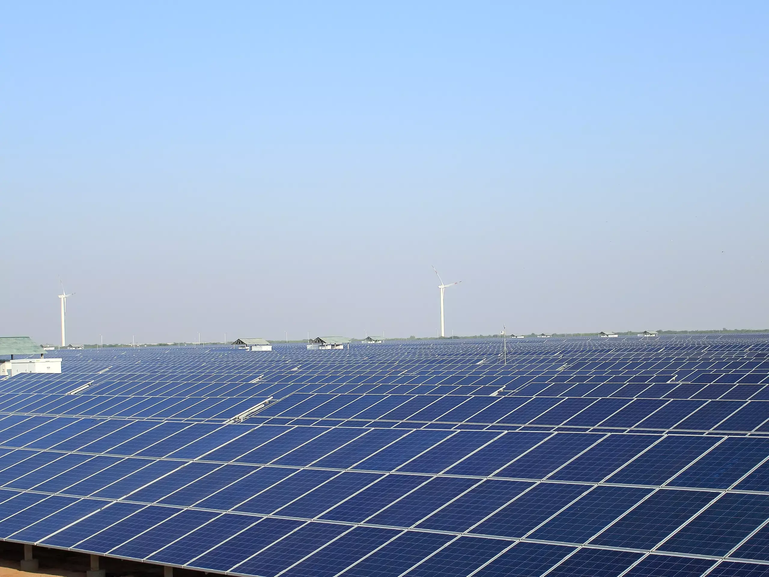 കേരളത്തില്‍ ബിസിനസ്സ് ബേസ് വിപുലീകരിക്കാനൊരുങ്ങി അദാനി സോളാര്‍