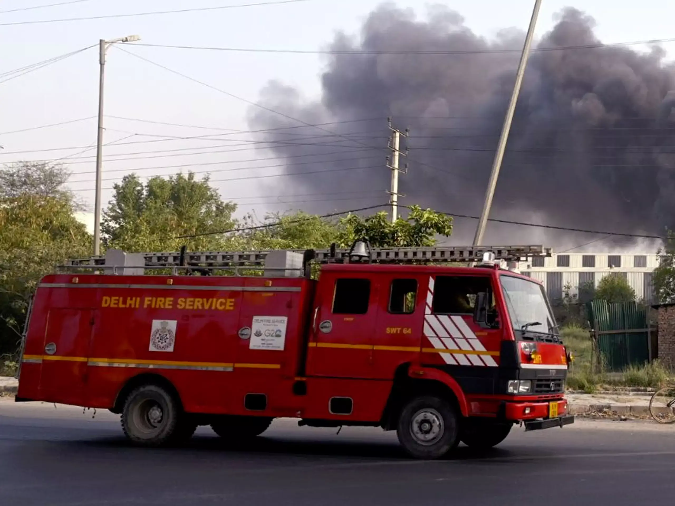 ഒറ്റ ദിവസം ഡല്‍ഹി ഫയര്‍ സര്‍വീസിലേക്ക് ലഭിച്ചത് 200-ലധികം കോളുകള്‍