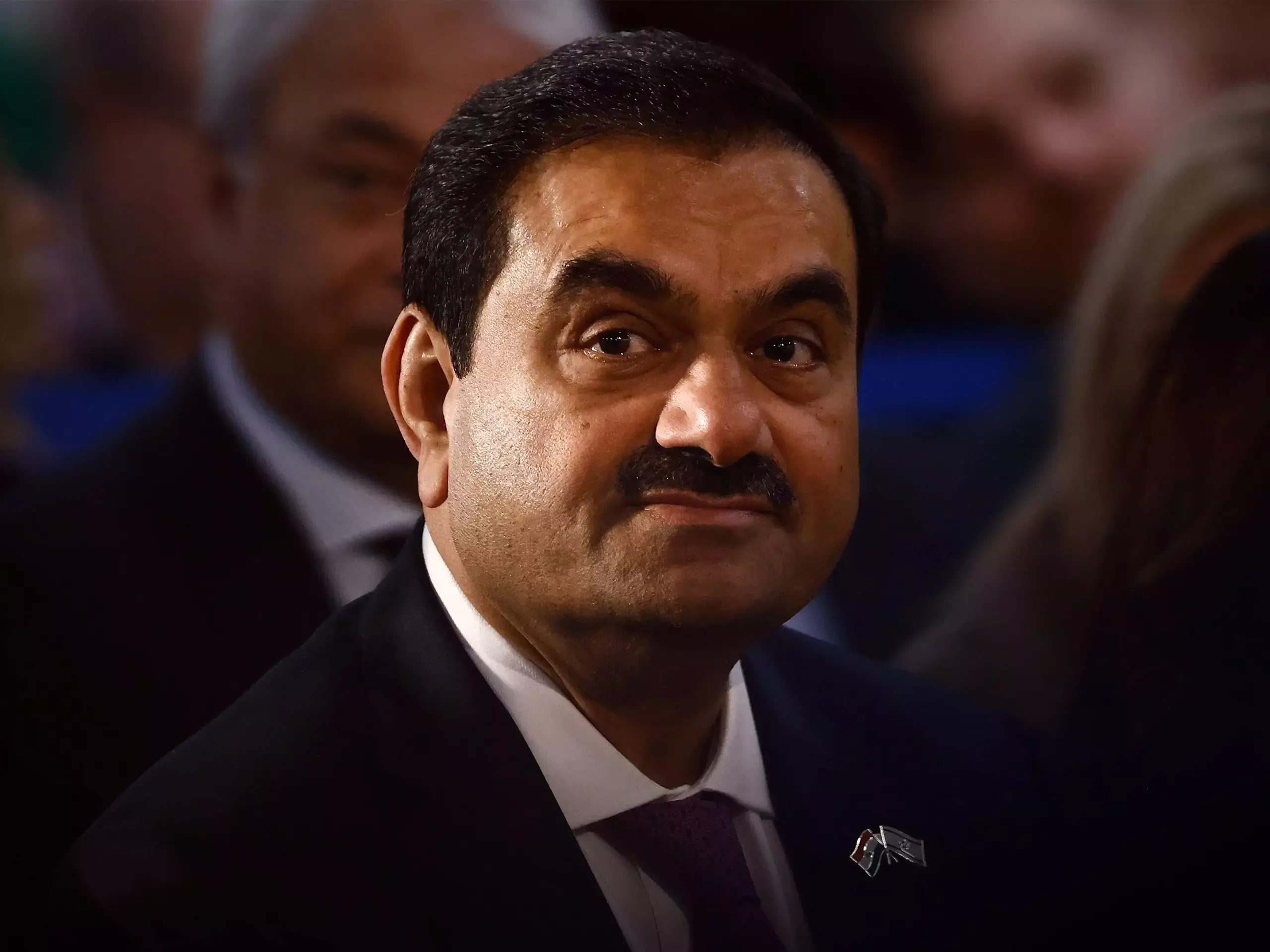 ഊര്‍ജ്ജ പരിവര്‍ത്തനം: 100 ബില്യണ്‍   ഡോളര്‍ നിക്ഷേപിക്കുമെന്ന് അദാനി