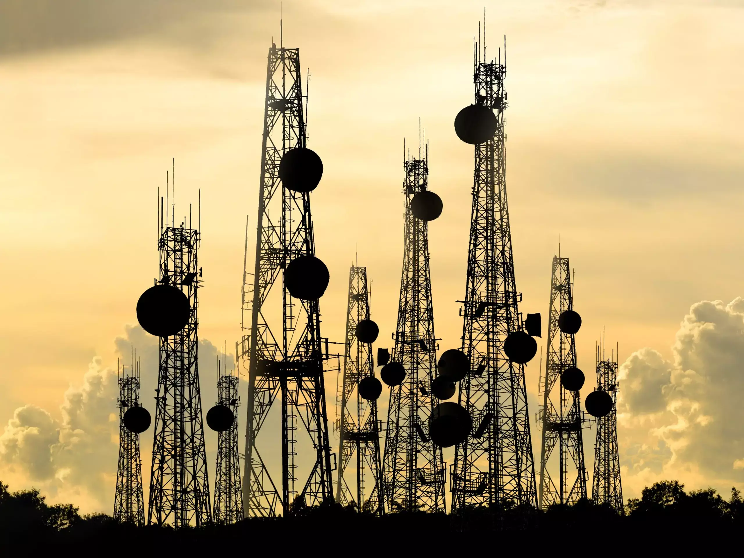 2024 സാമ്പത്തിക വര്‍ഷത്തില്‍ ടെലികോം മേഖലയിലെ വരുമാനം 87% ഉയര്‍ന്ന് 2.4 ലക്ഷം കോടി രൂപയായി