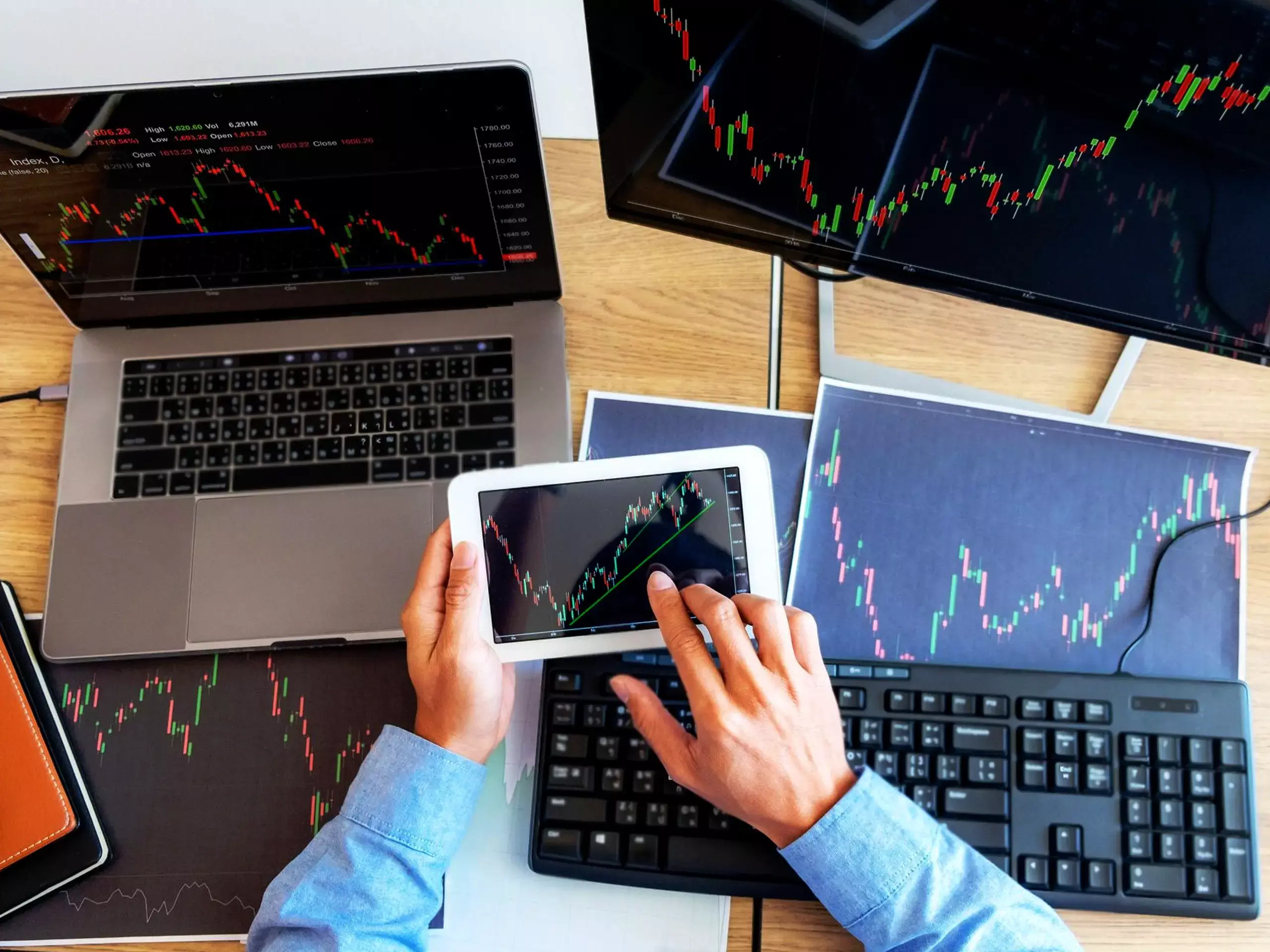 Nifty crosses highs, IT stocks shine