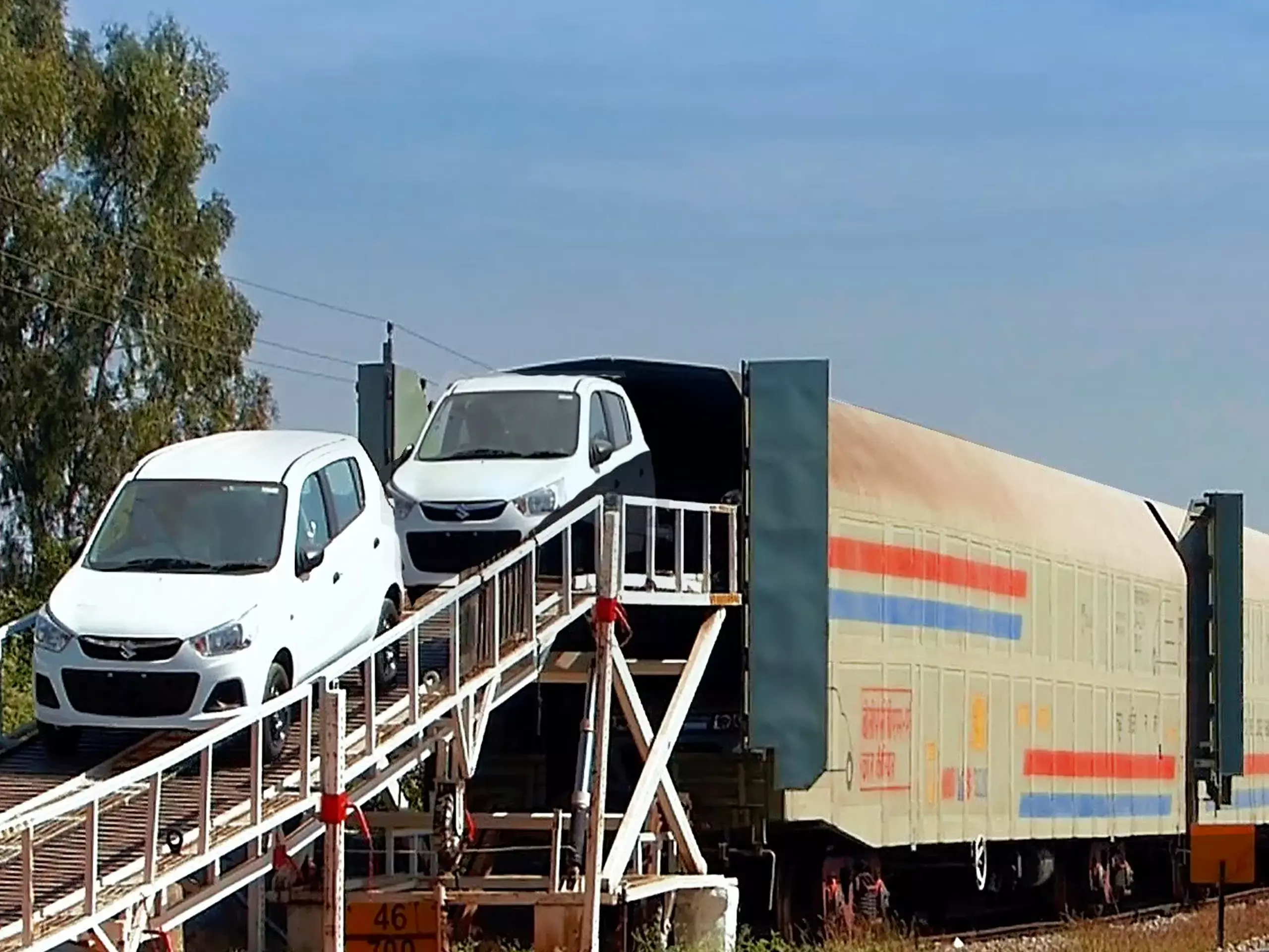 മൊത്ത വാഹന ഉല്‍പ്പാദനത്തിന്റെ 35% റെയില്‍ വഴി അയക്കാന്‍ മാരുതി സുസുക്കി