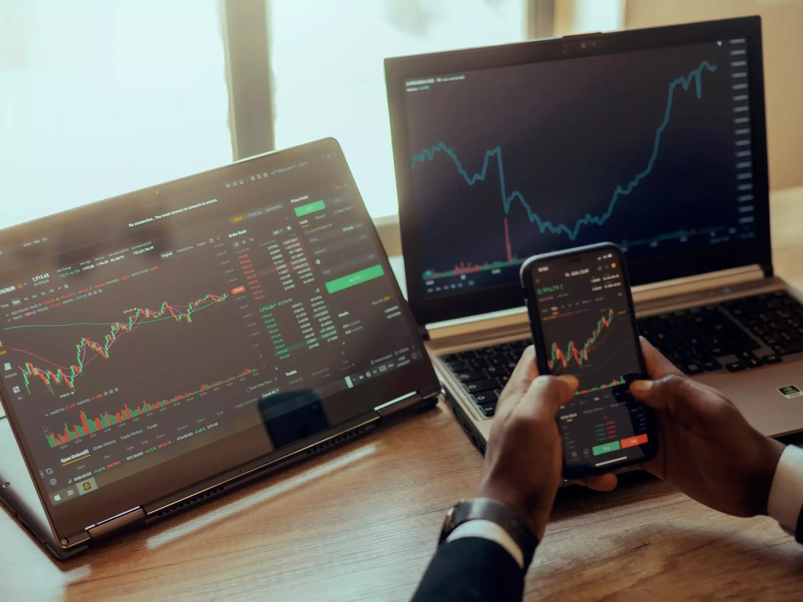 നേട്ടം തുടർന്ന് ആഭ്യന്തര വിപണി; നിഫ്റ്റിയും സെൻസെക്സും പുതിയ ഉയരത്തിൽ നേട്ടം തുടർന്ന് ആഭ്യന്തര വിപണി; നിഫ്റ്റിയും സെൻസെക്സും പുതിയ ഉയരത്തിൽ