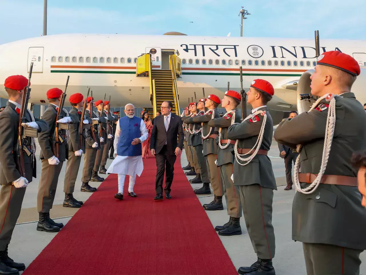 prime minister wants a warm welcome in austria