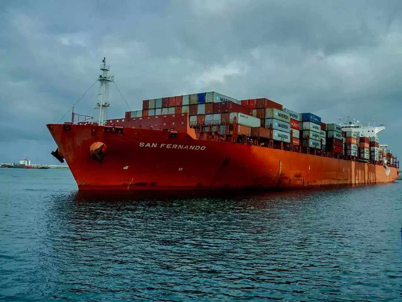 first container ship arrived at vizhinjam