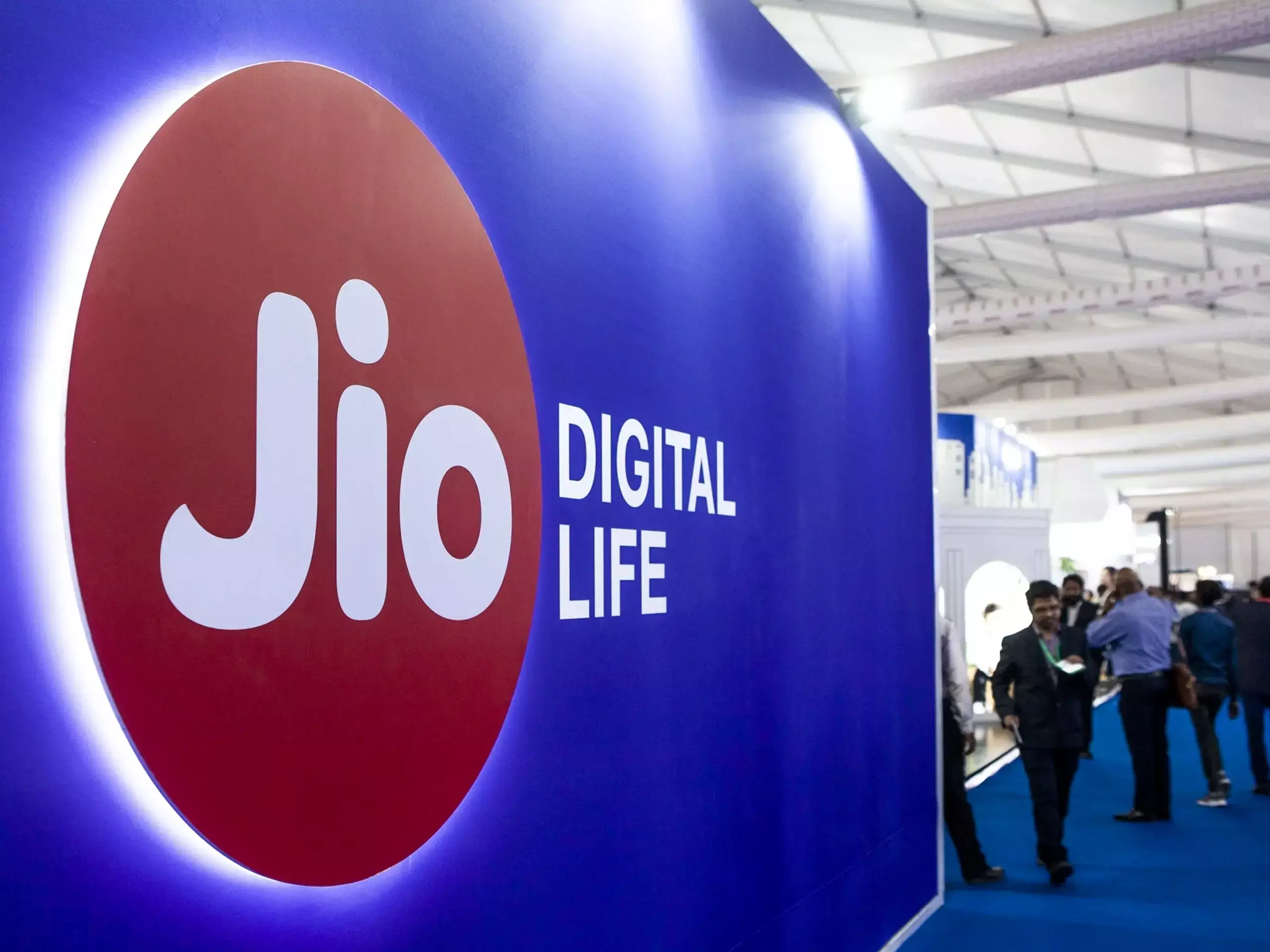 ഒന്നാം പാദത്തില്‍ ജിയോയുടെ അറ്റാദായത്തില്‍ 12% വര്‍ദ്ധന