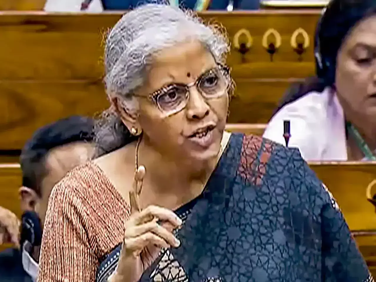 economic survey predicts growth in exports of goods and services