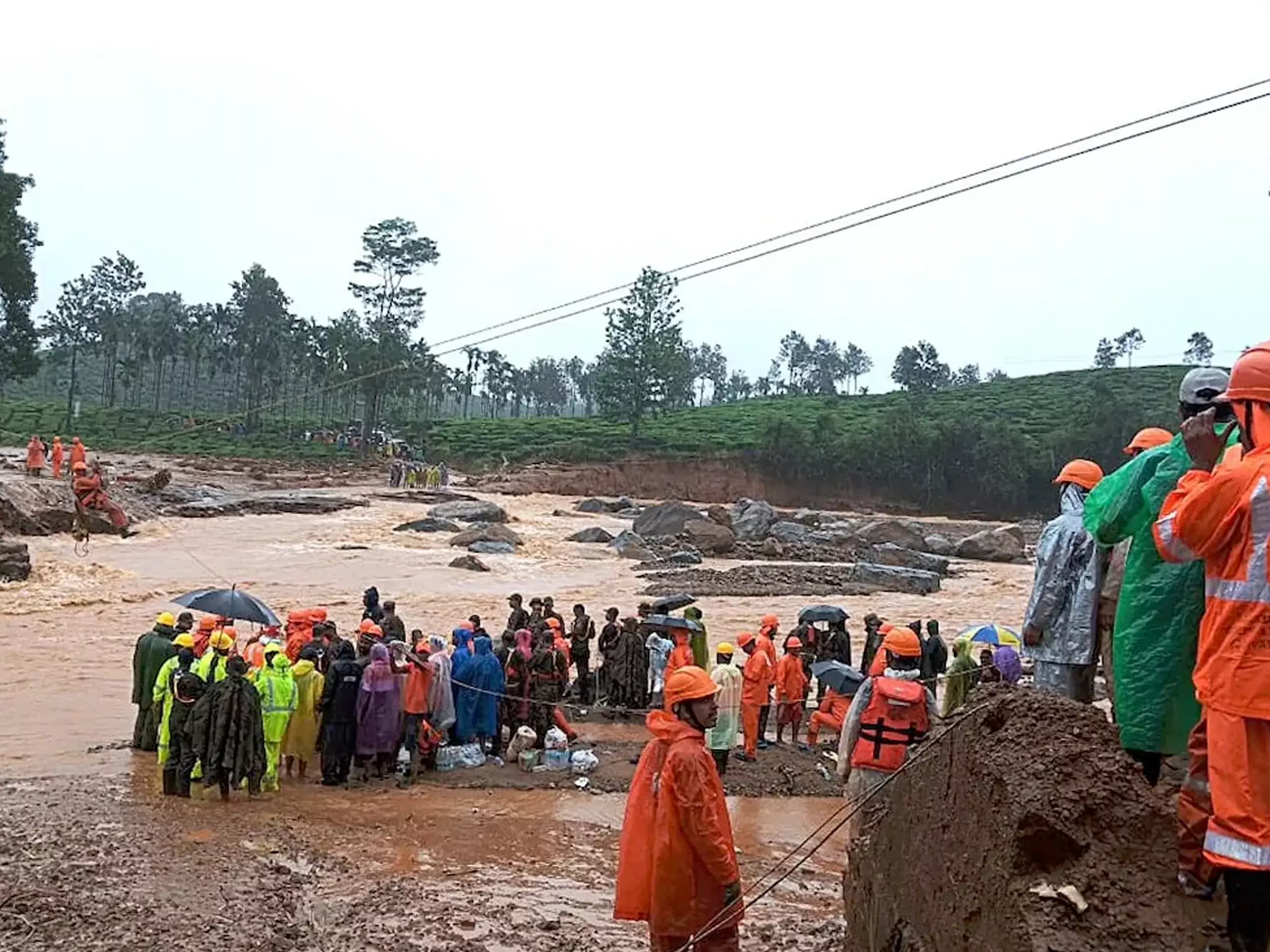 വയനാട്: രക്ഷാപ്രവര്‍ത്തനം   ഊര്‍ജ്ജിതം; മരണസംഖ്യ ഉയരുന്നു