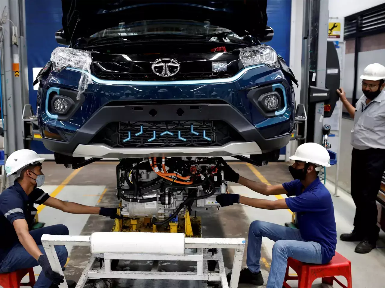 tata motors, domestic sales also down