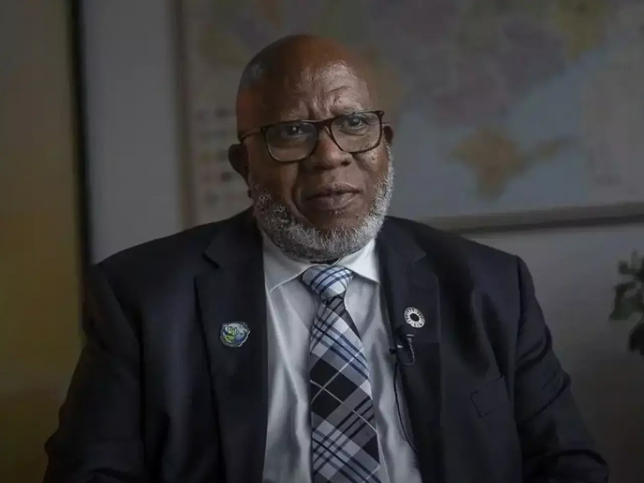 800 million lives have been lifted by smartphones