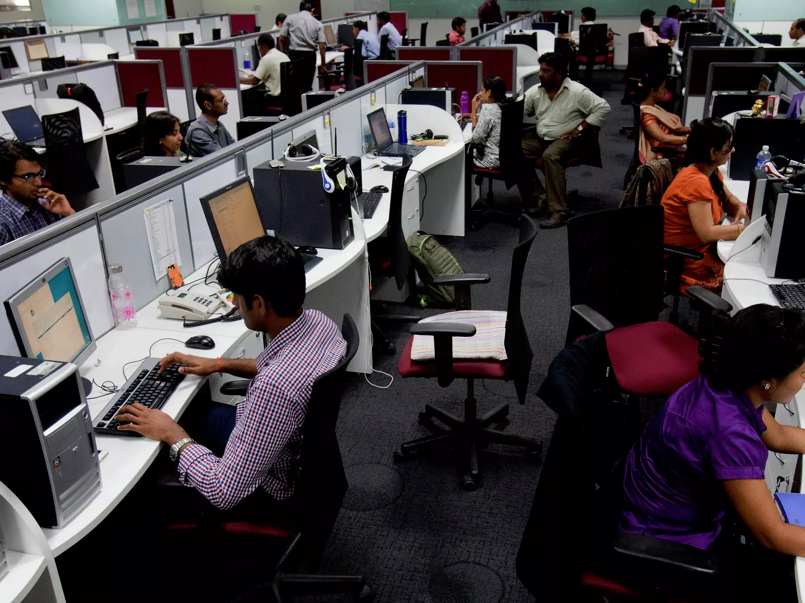 സേവനമേഖലയിലെ വളര്‍ച്ചയില്‍ കുറവ്