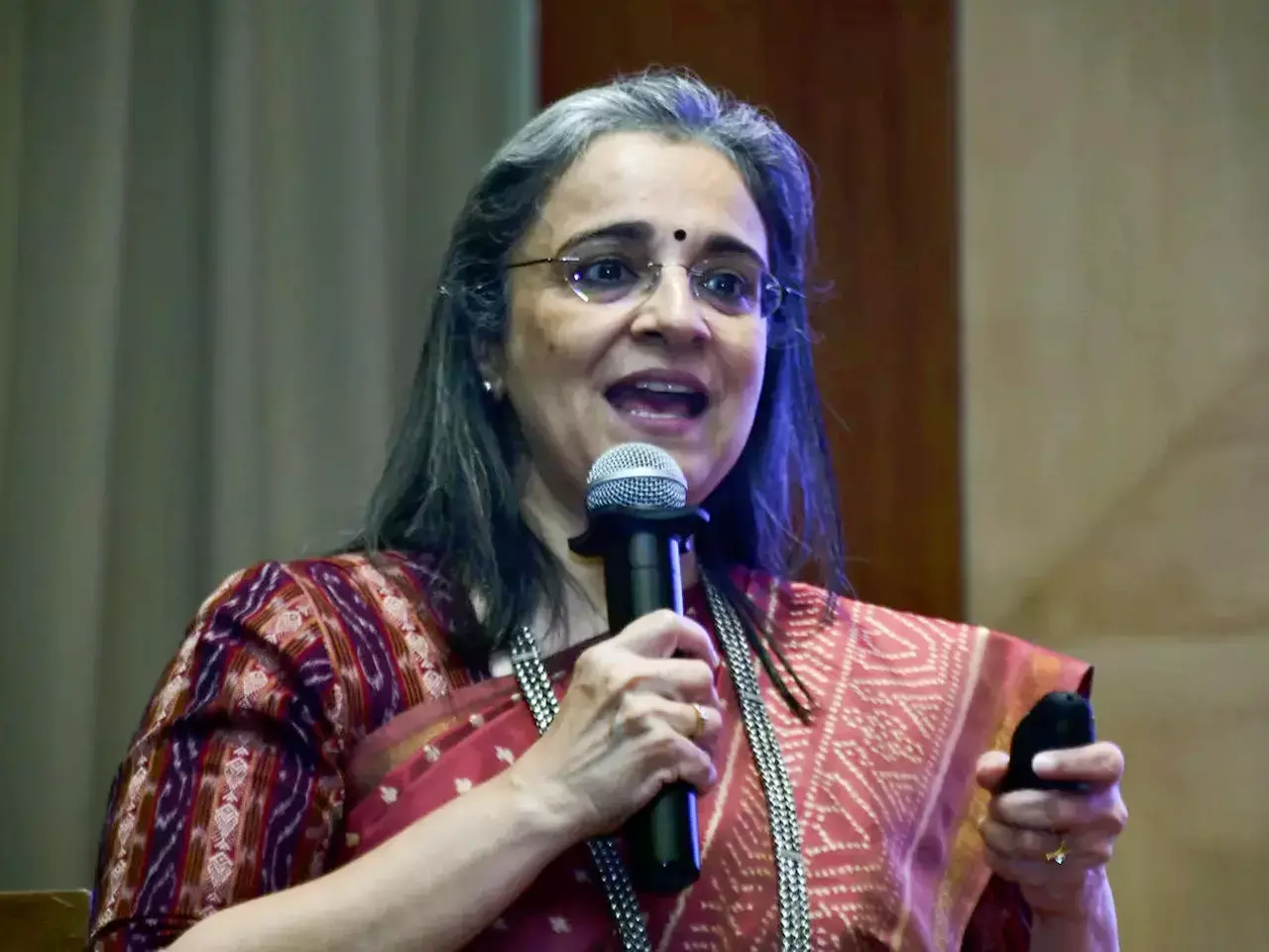 center will not investigate sebi chairperson madhabi buch